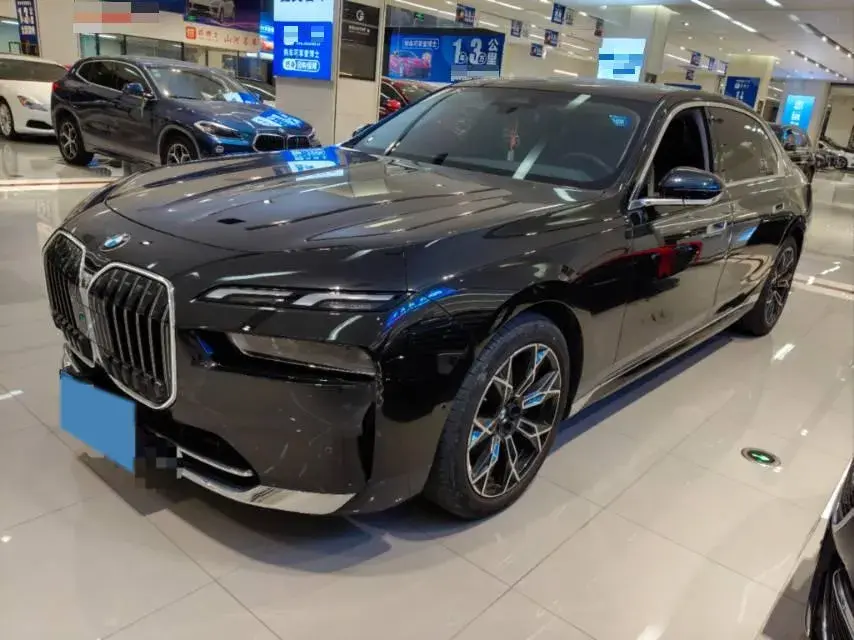 2023 BMW 7 Series 3.0T 272HP L6 8AT