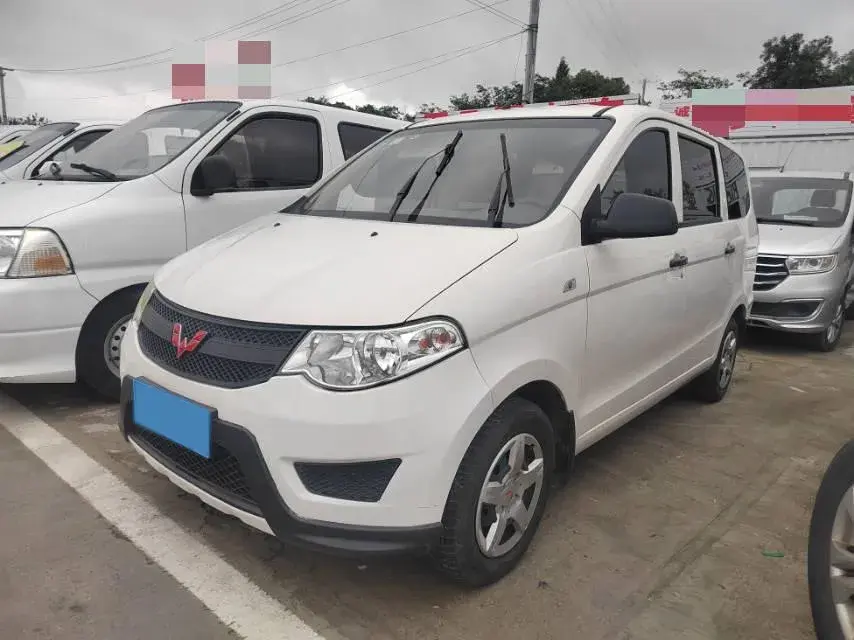 2019 WULING HONGGUANG view 1