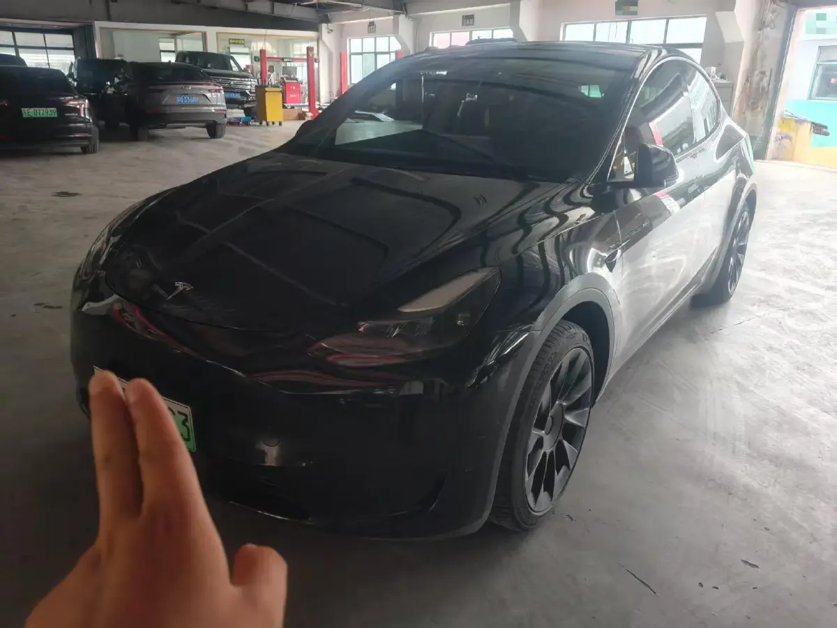 2022 Tesla Model Y BEV 60KWH