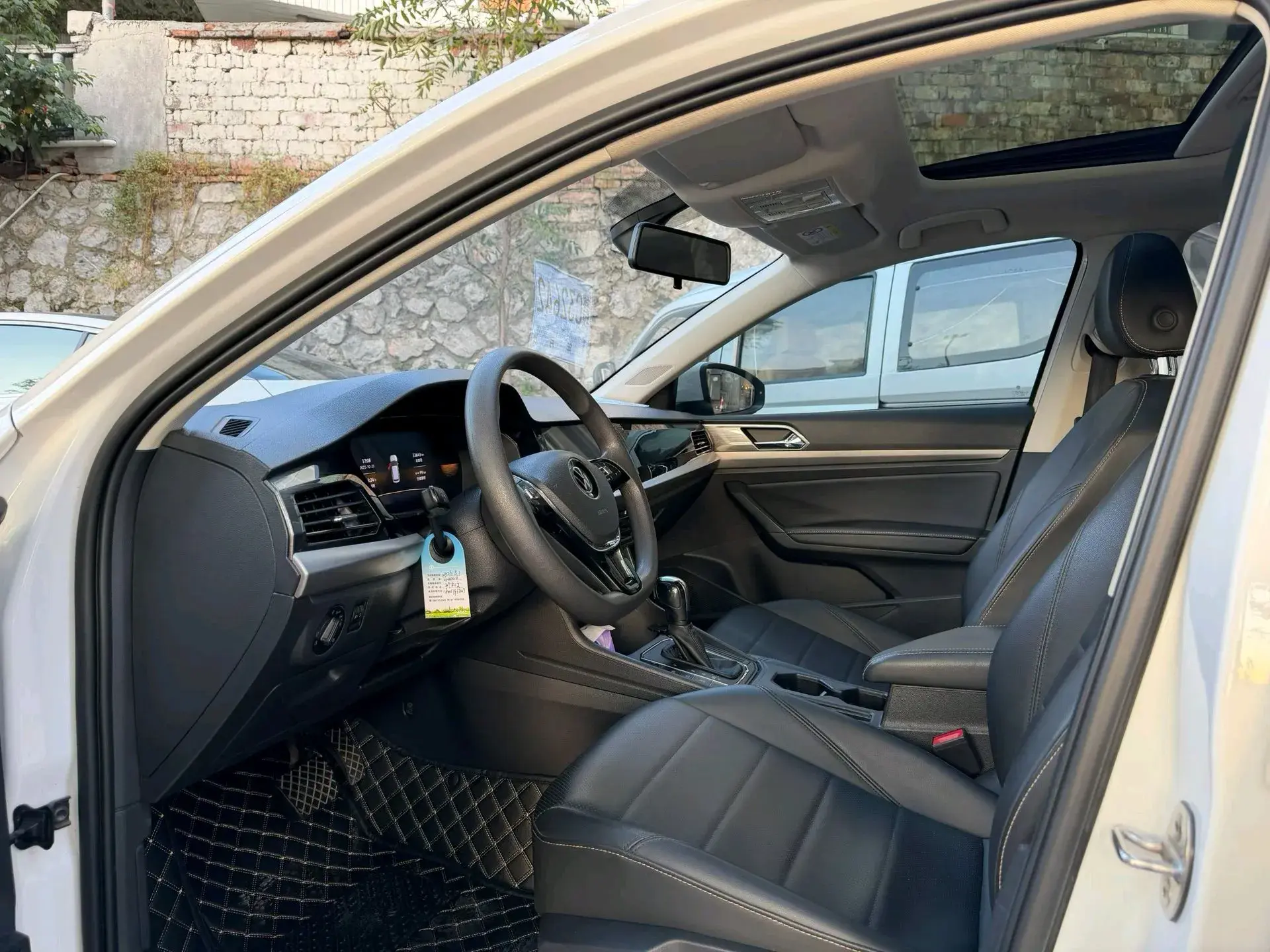 2021 VOLKSWAGEN LAVIDA thumbnail 3