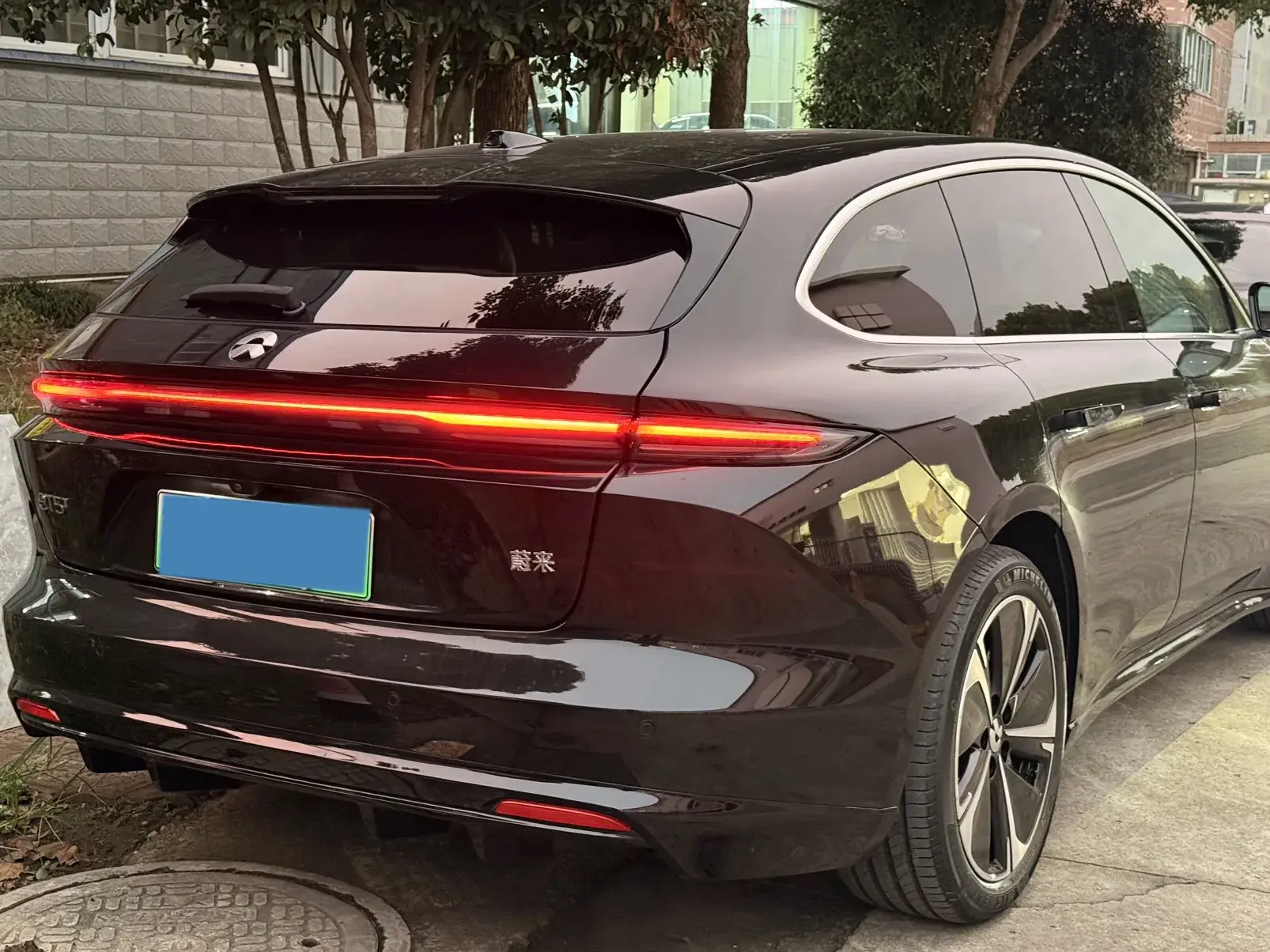 2025 NIO ET5T thumbnail 3