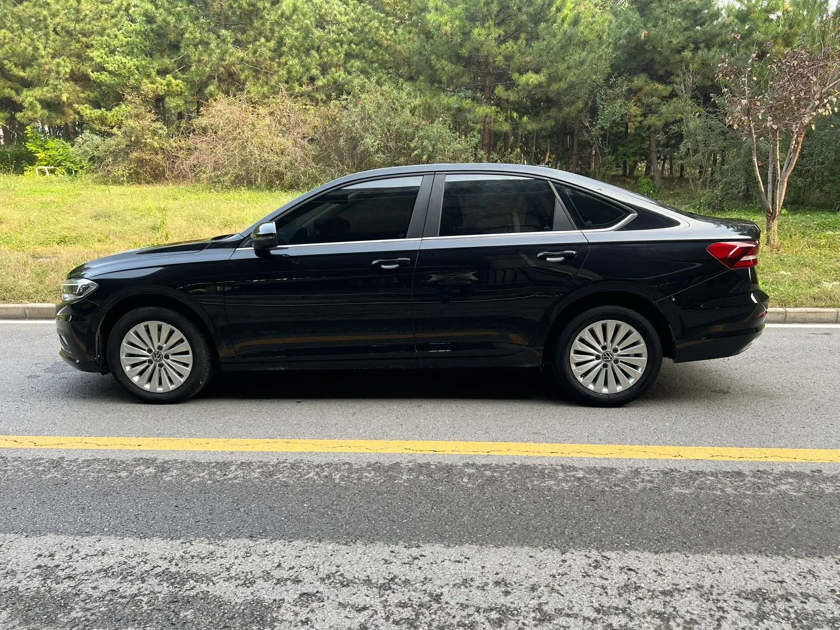 2021 VOLKSWAGEN LAVIDA thumbnail 4