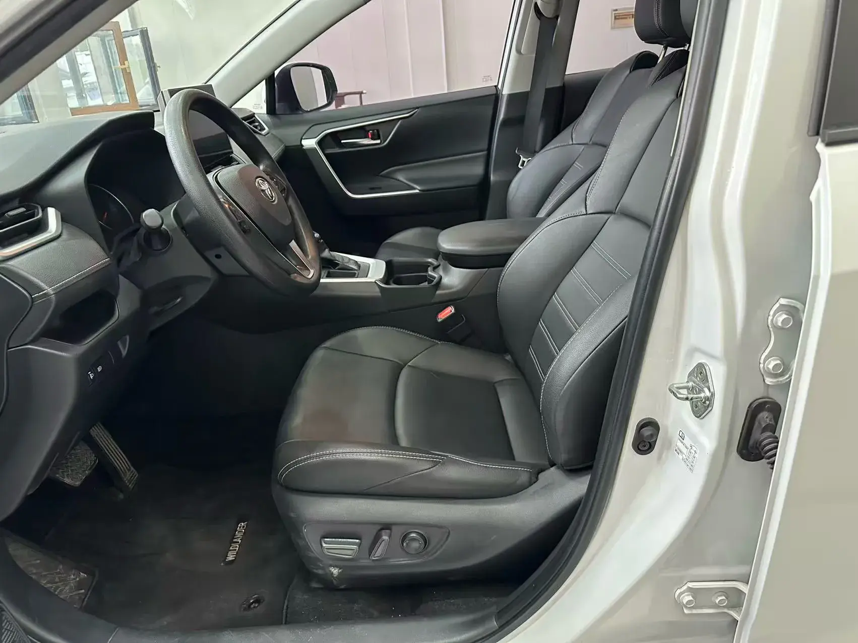 2021 TOYOTA WILDLANDER thumbnail 3