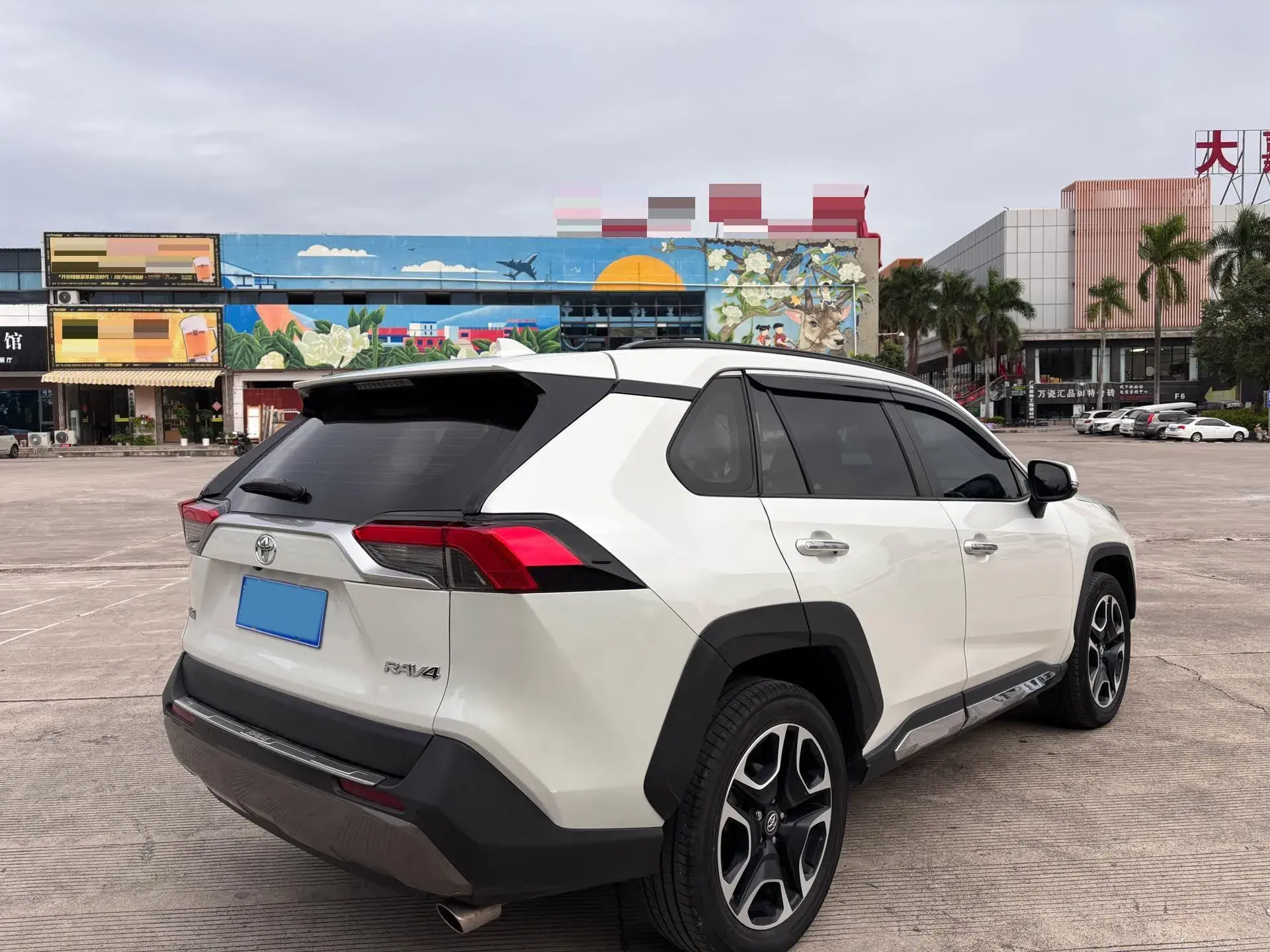 2020 TOYOTA RAV4 thumbnail 2