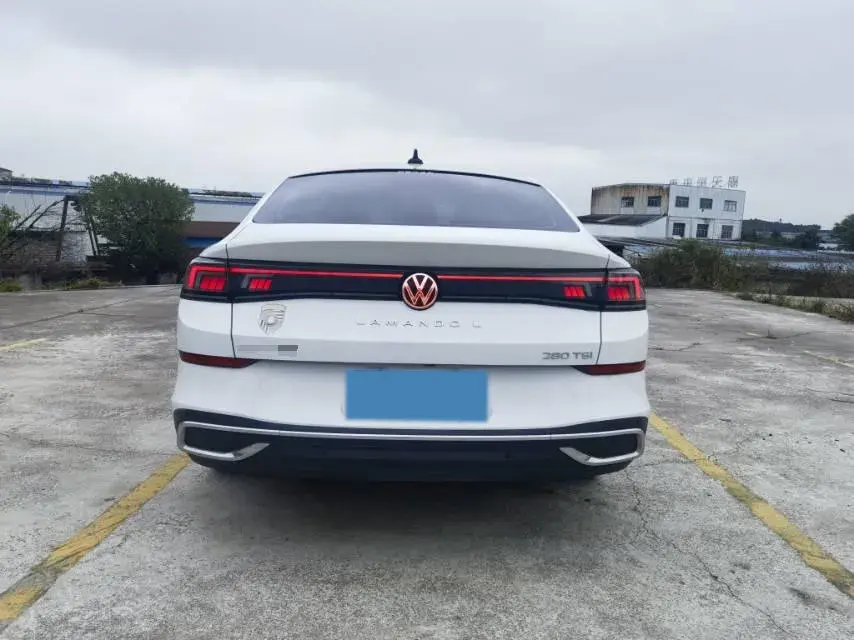 2024 VOLKSWAGEN LAMANDO thumbnail 4