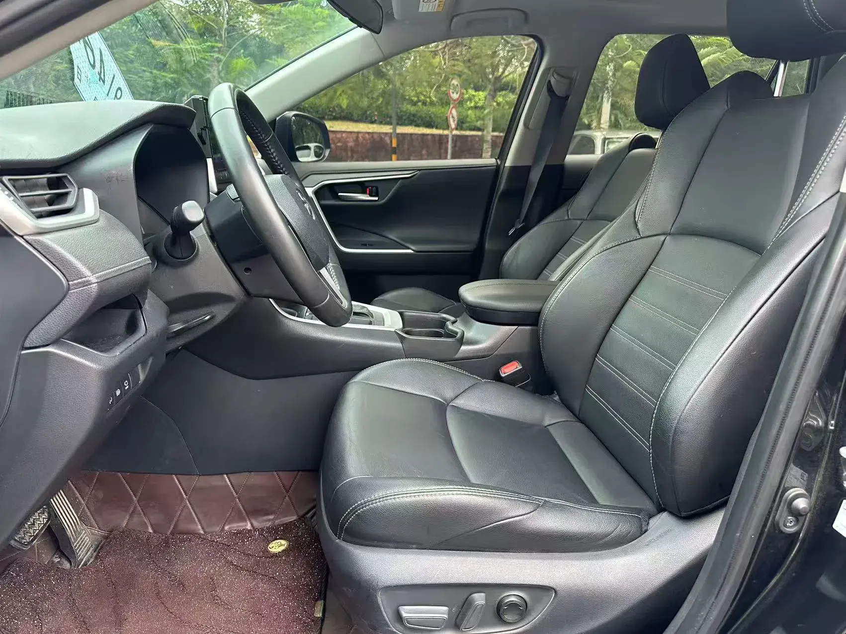 2022 TOYOTA WILDLANDER thumbnail 4