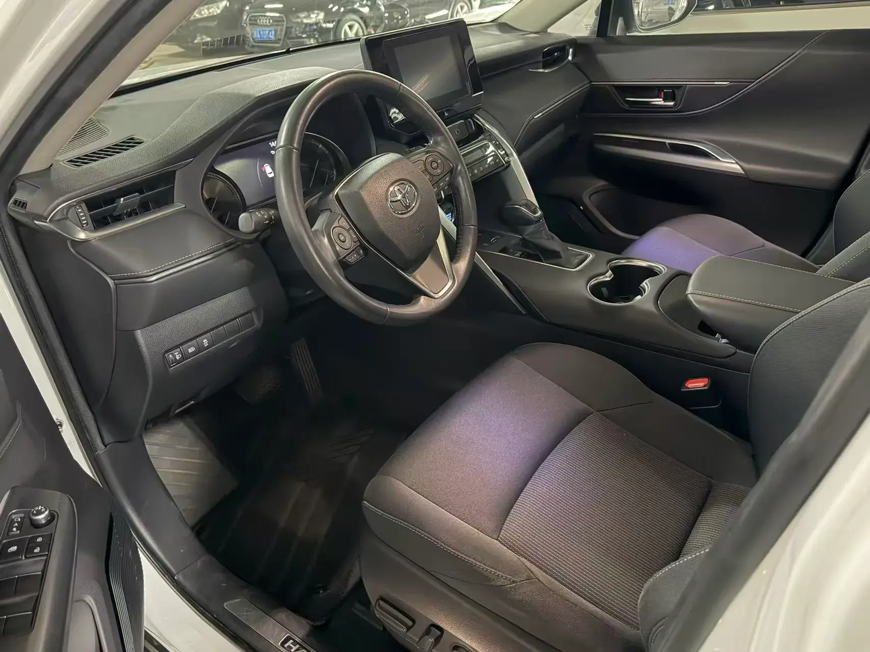 2022 TOYOTA HARRIER thumbnail 3