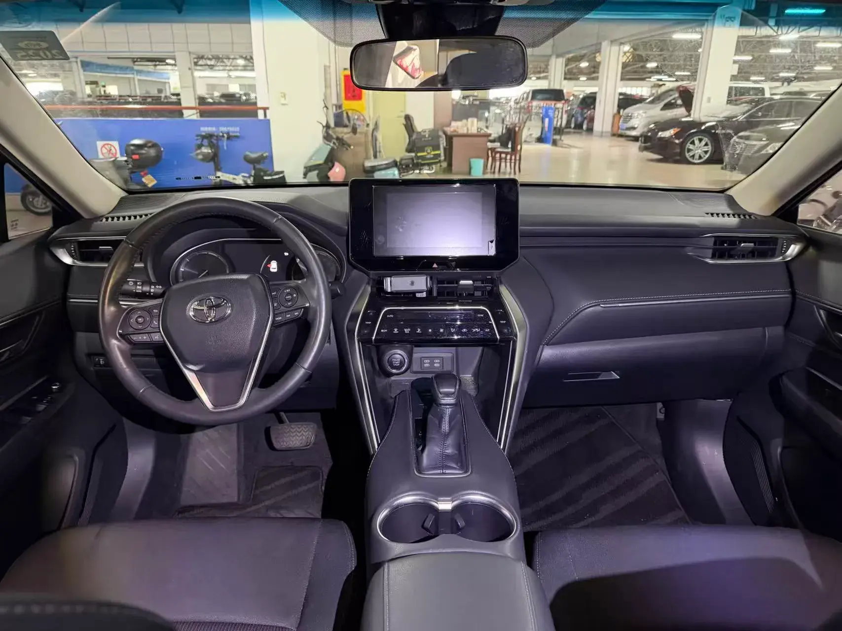 2022 TOYOTA HARRIER thumbnail 4