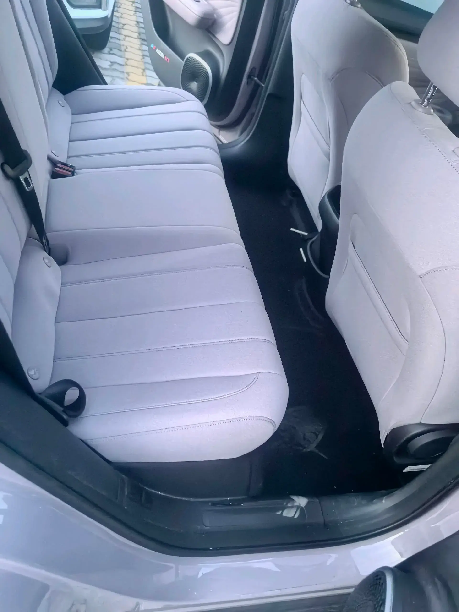 2025 AION AION thumbnail 4