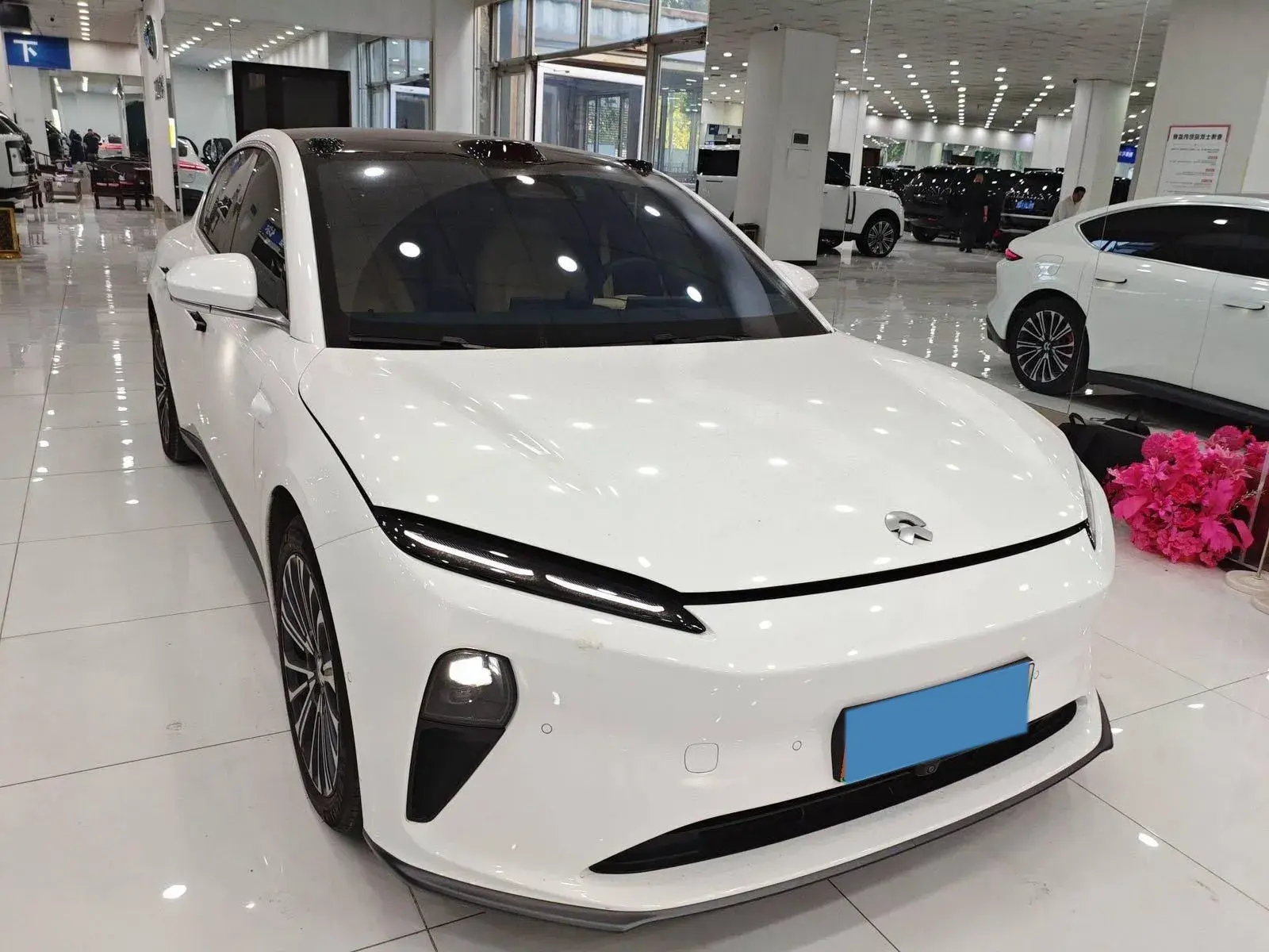 2022 NIO ET5 thumbnail 2