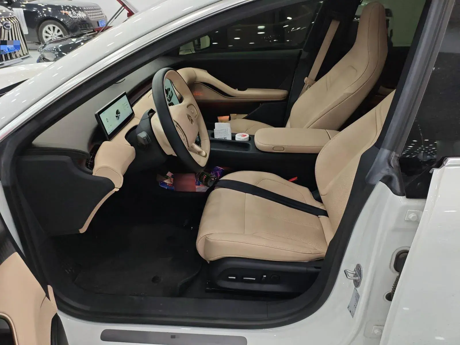 2022 NIO ET5 thumbnail 4