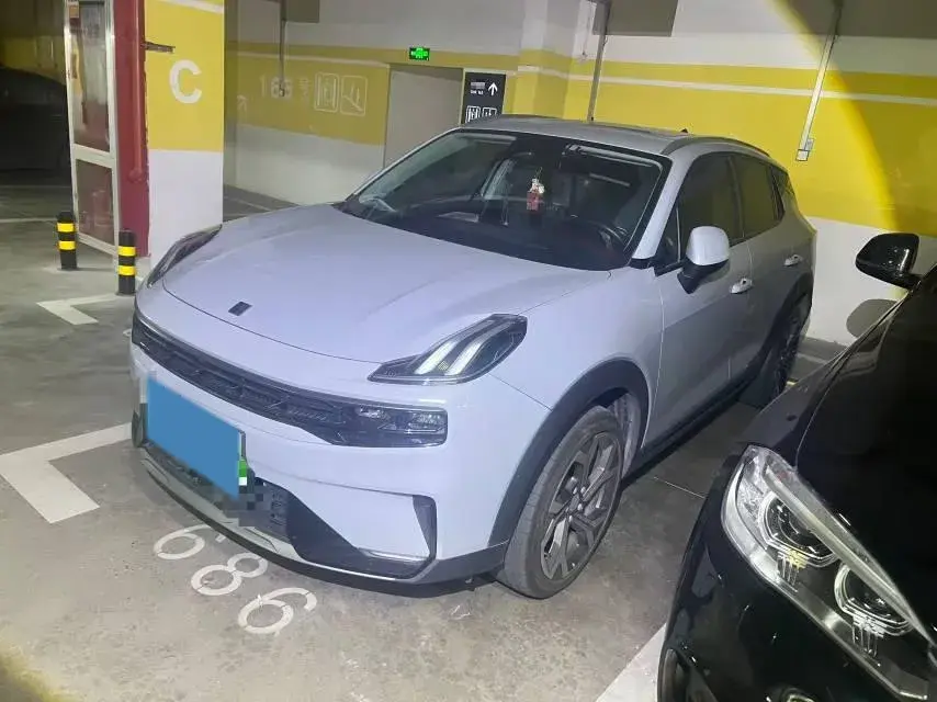 2022 LYNK&CO 06 view 1