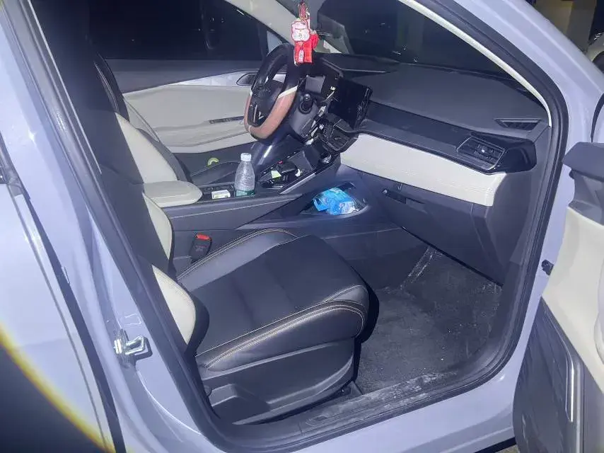 2022 LYNK&CO 06 thumbnail 3