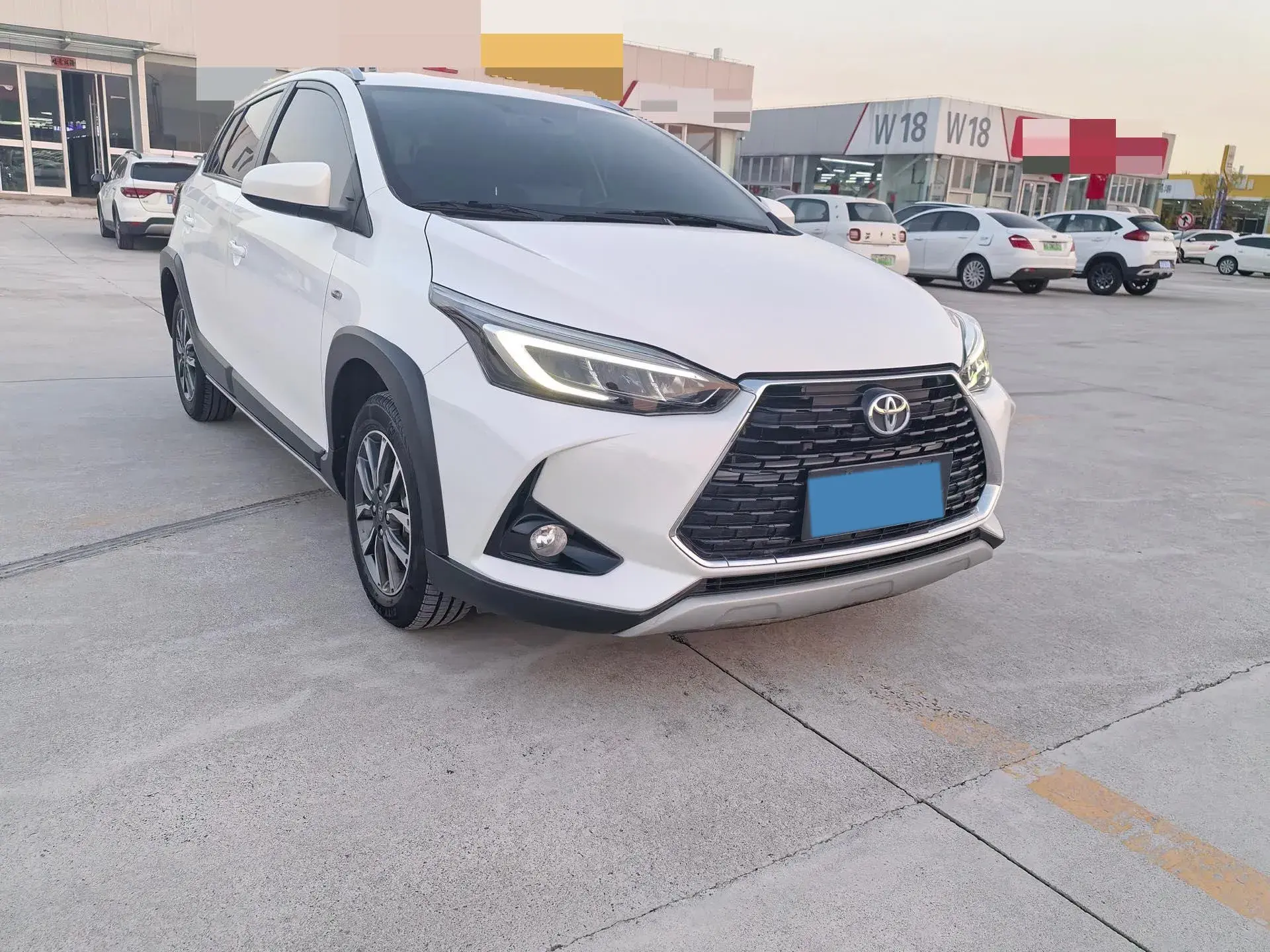 2022 TOYOTA YARIS thumbnail 2