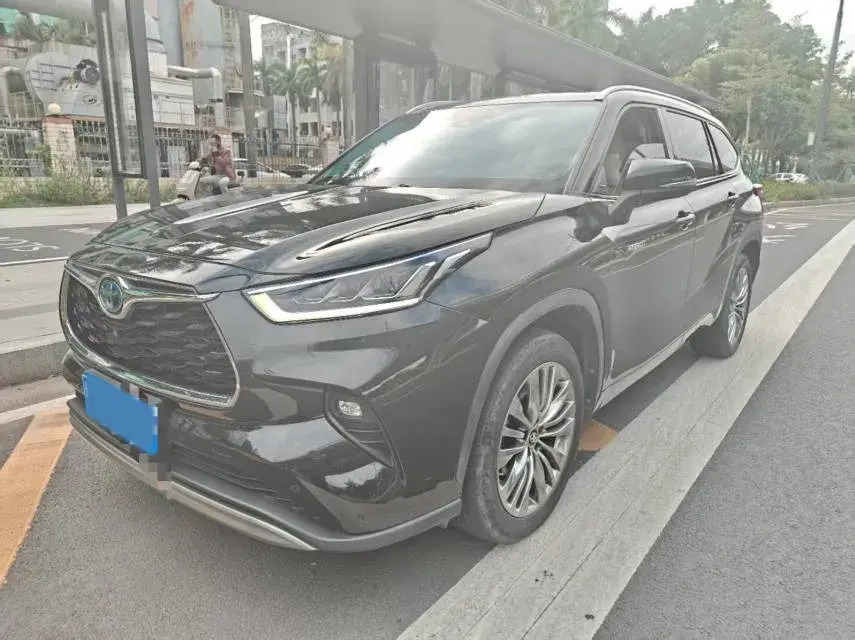 2022 TOYOTA HIGHLANDER view 1