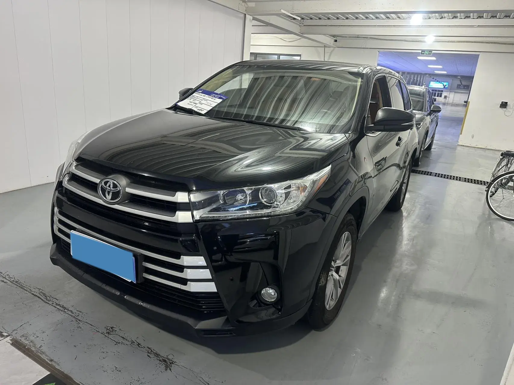 2018 TOYOTA HIGHLANDER view 1