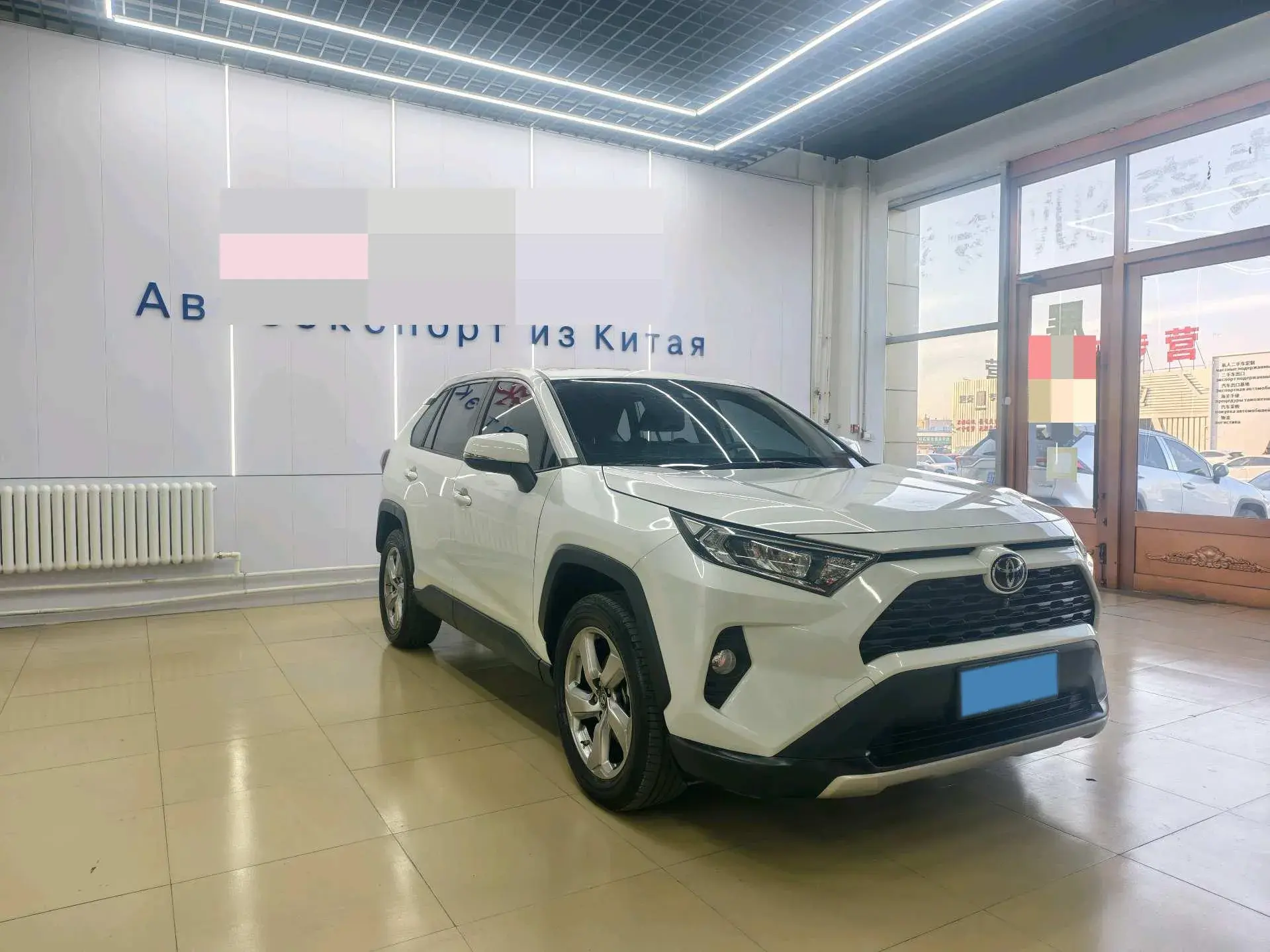 2021 TOYOTA RAV4 thumbnail 3