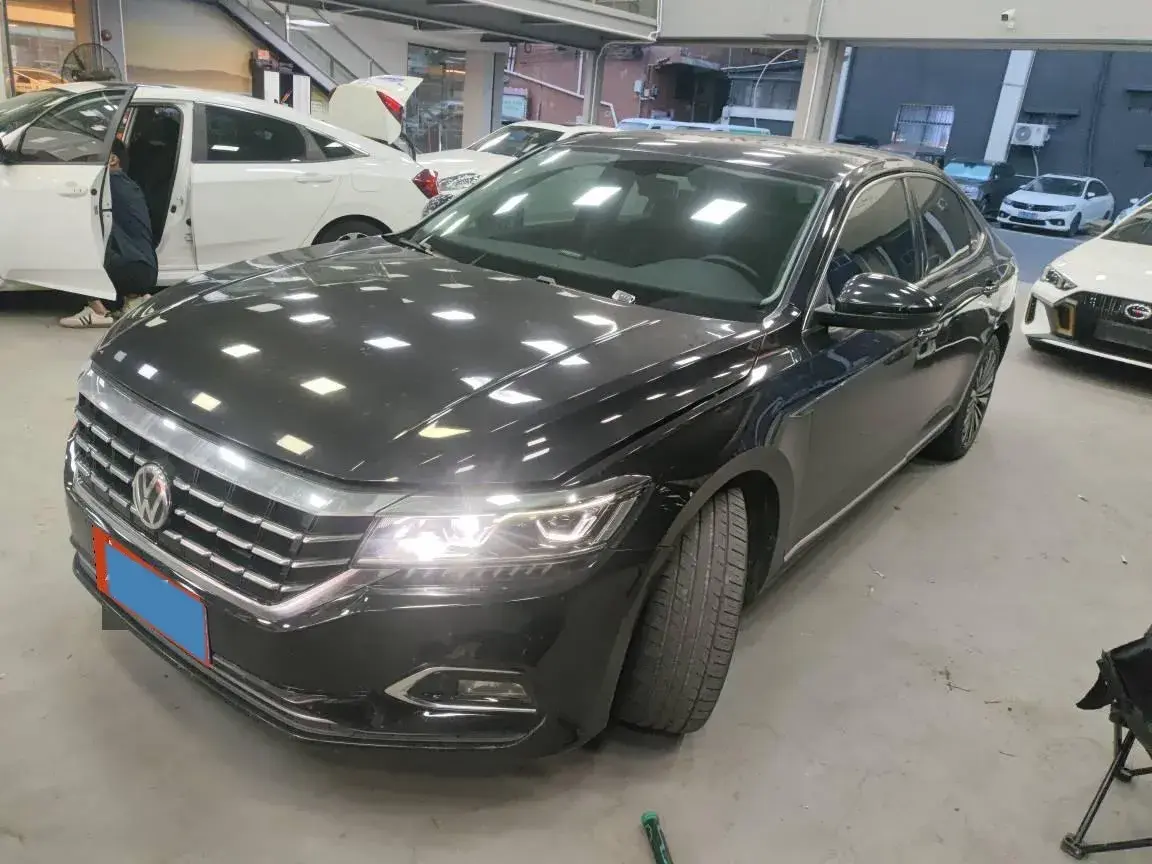 2020 VOLKSWAGEN PASSAT view 1