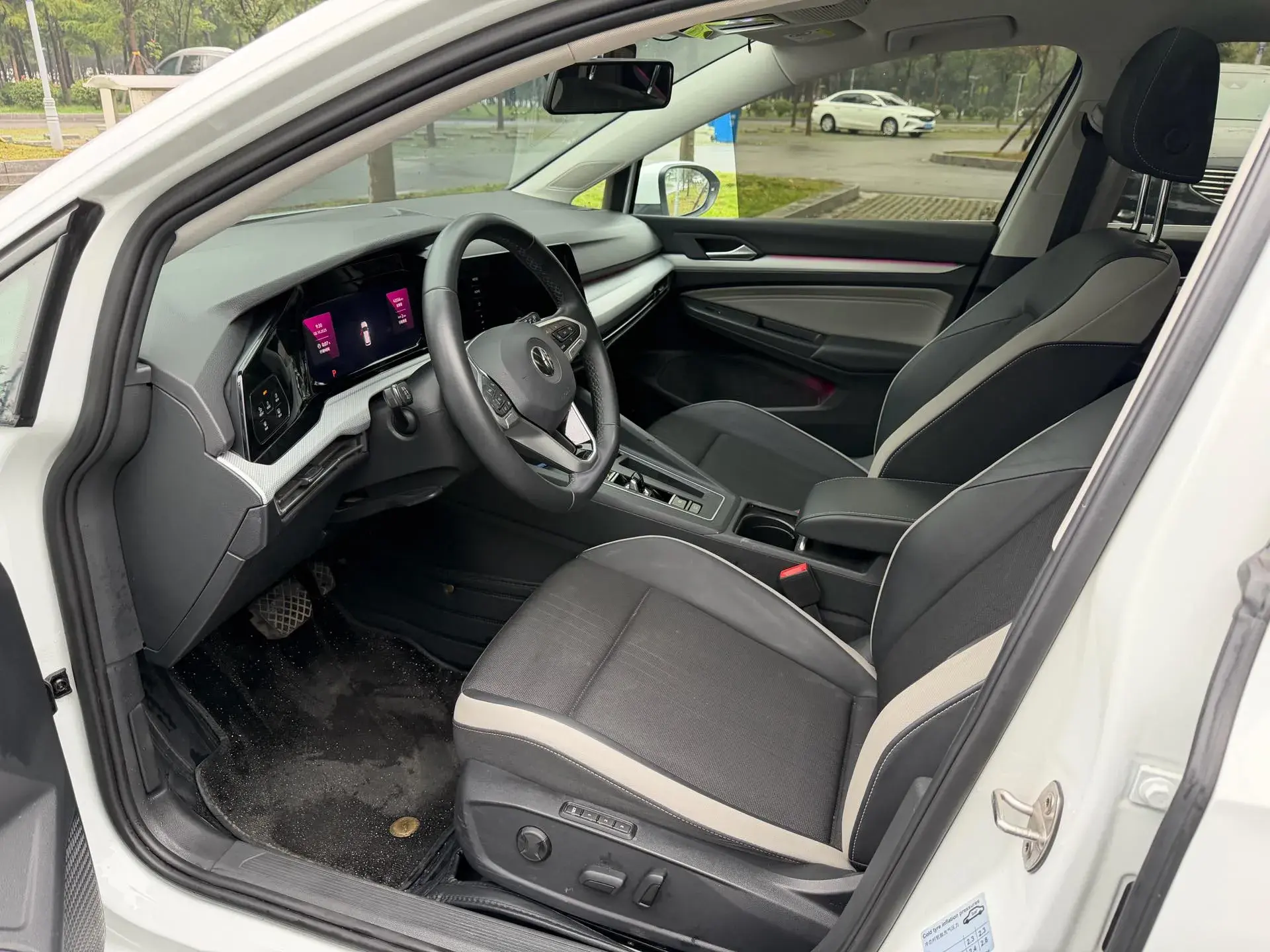 2023 VOLKSWAGEN GOLF thumbnail 4