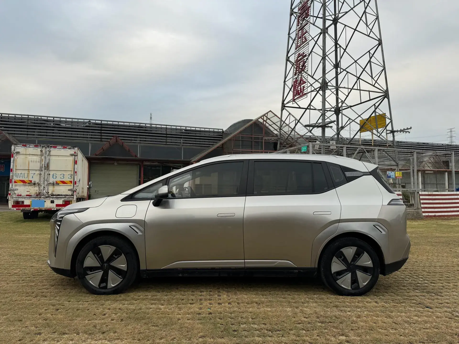 2023 AION Y thumbnail 4