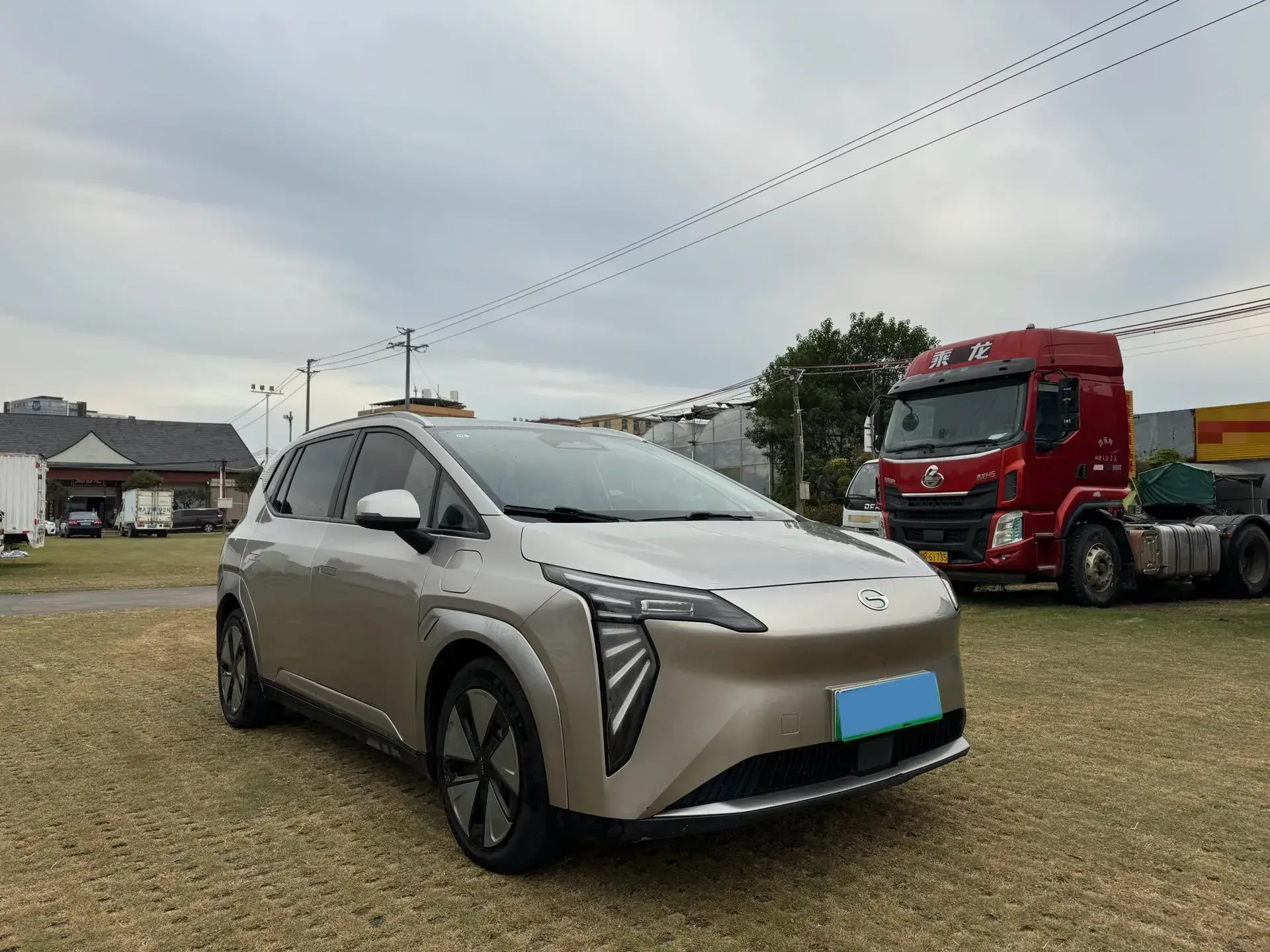 2023 AION Y thumbnail 3