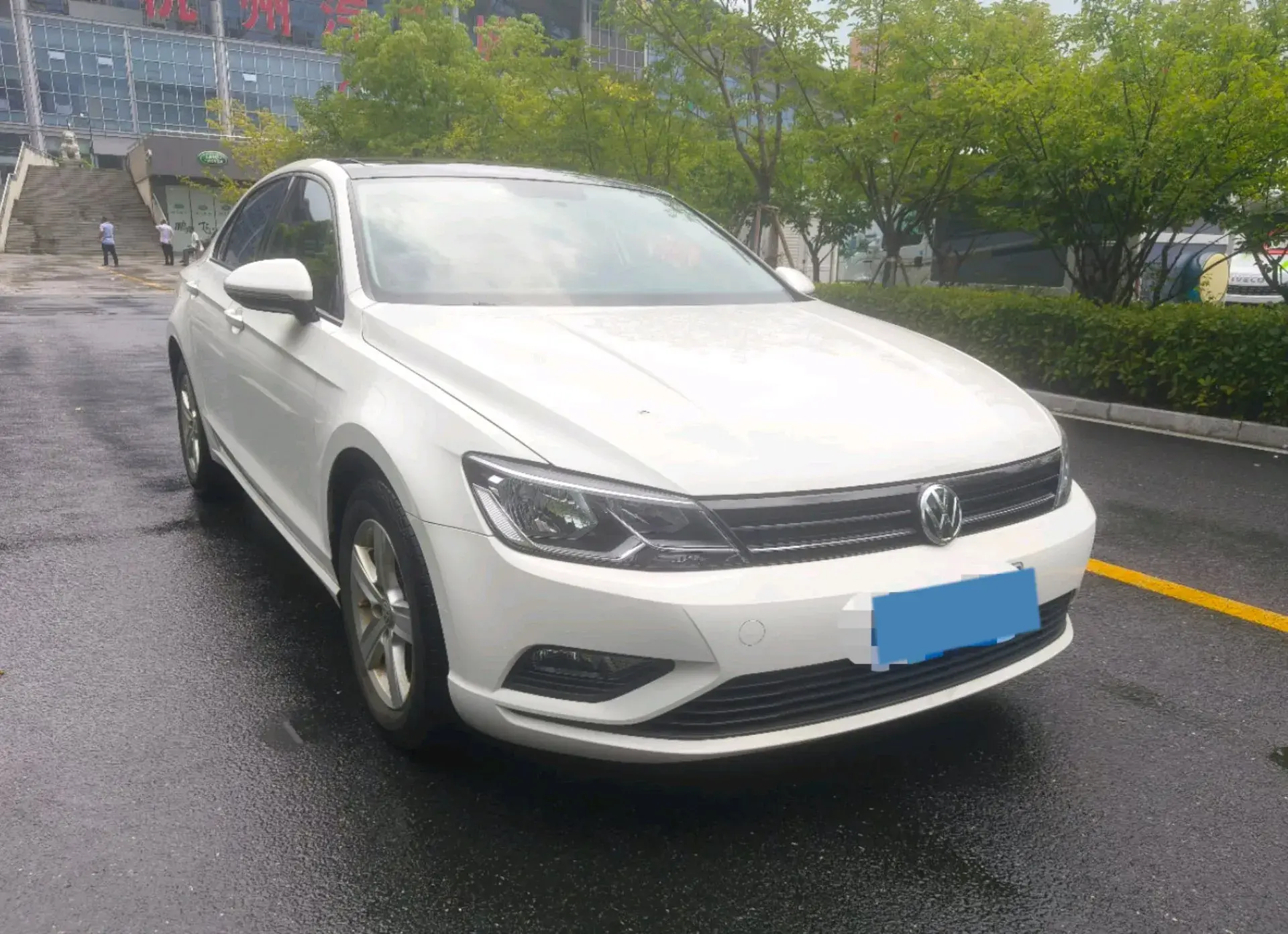 2018 VOLKSWAGEN LAMANDO thumbnail 3