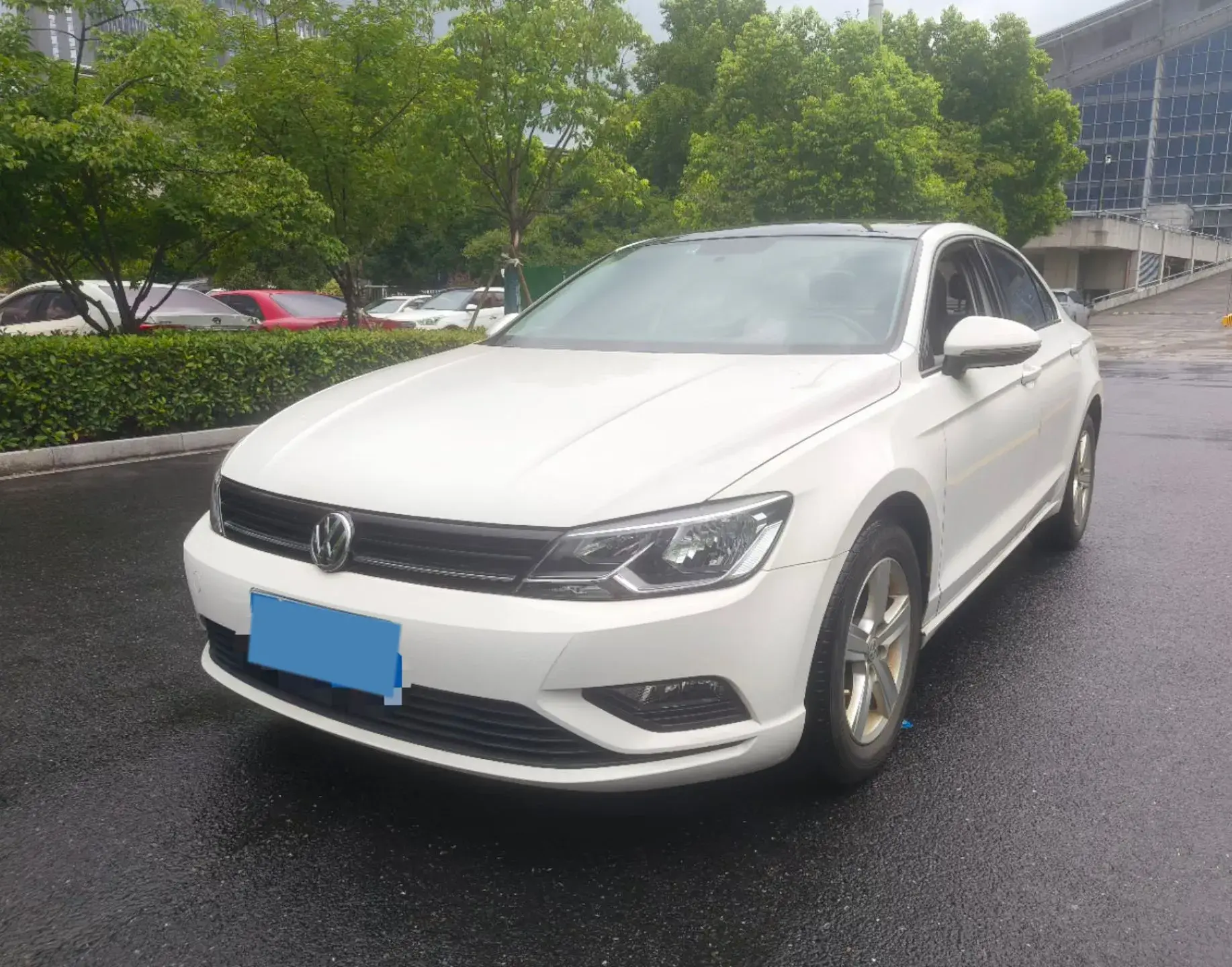 2018 VOLKSWAGEN LAMANDO view 1