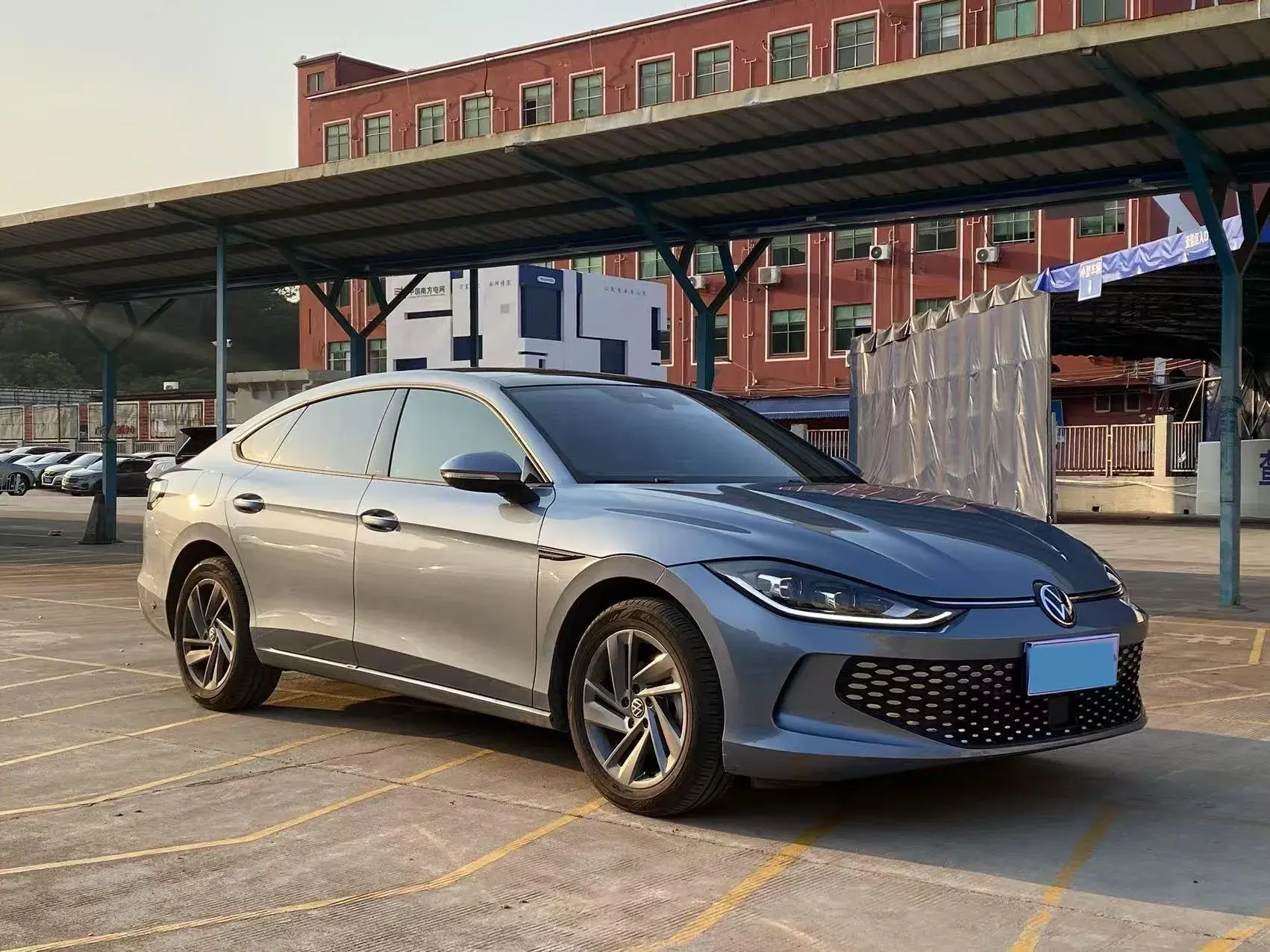 2023 VOLKSWAGEN LAMANDO thumbnail 3