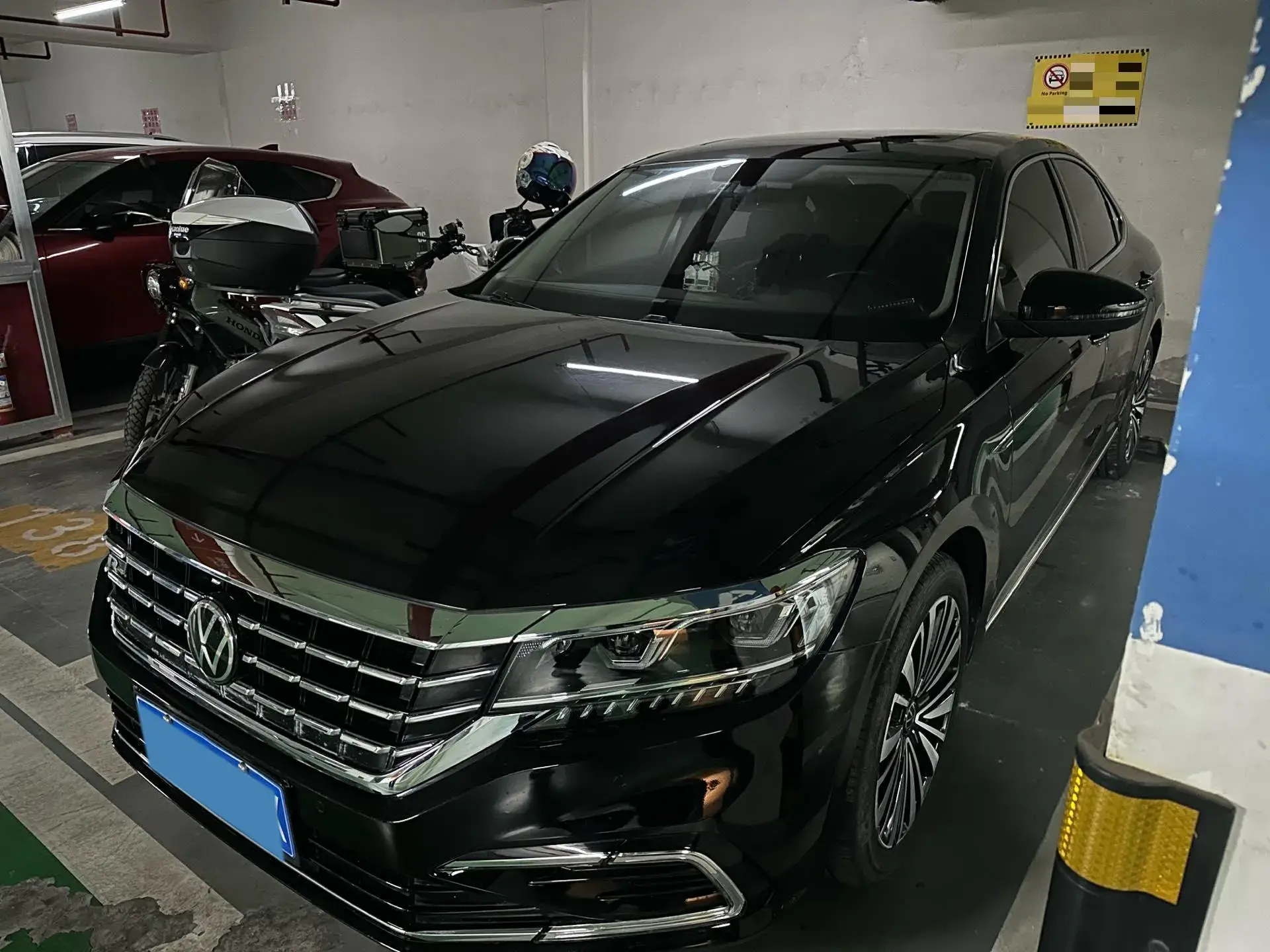 2021 VOLKSWAGEN PASSAT view 1