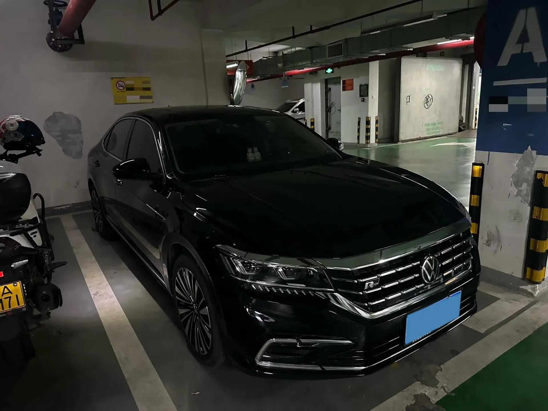 2021 VOLKSWAGEN PASSAT thumbnail 3