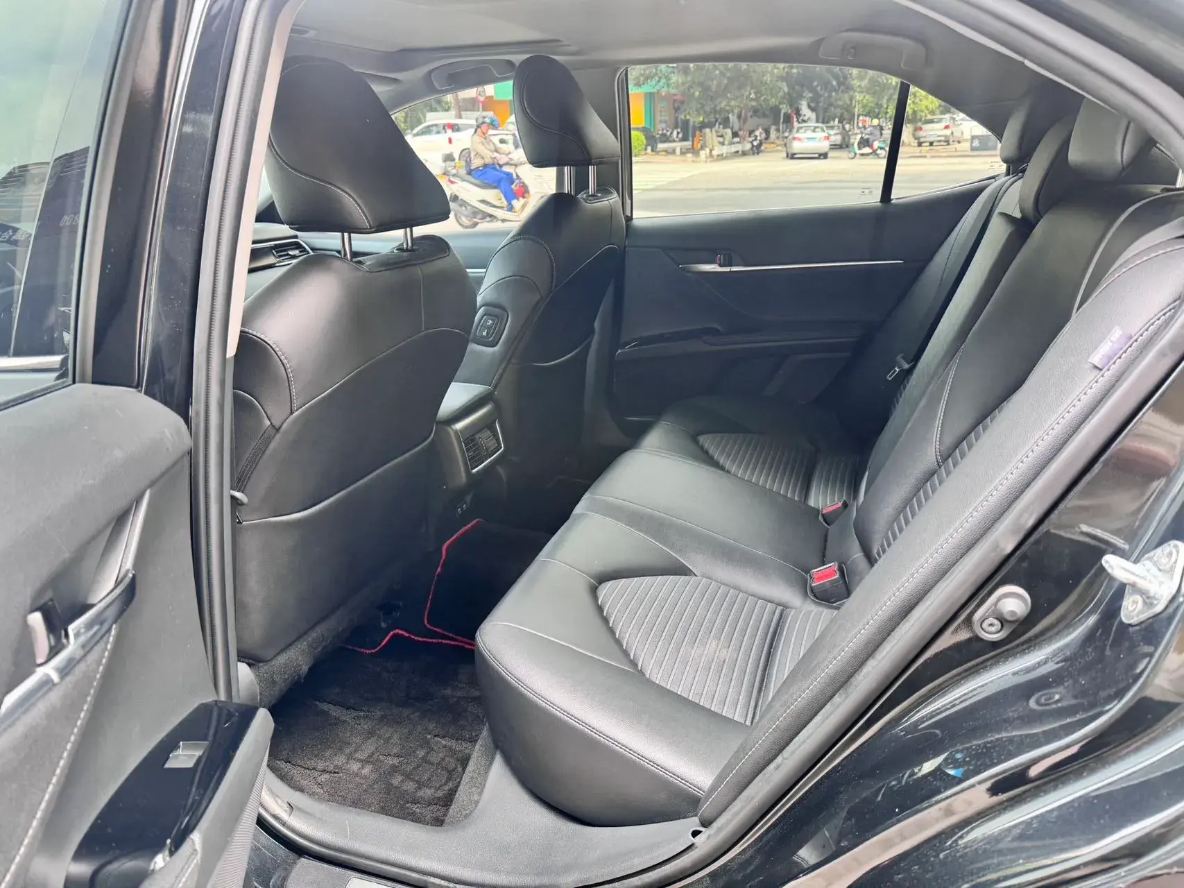 2021 TOYOTA CAMRY thumbnail 4