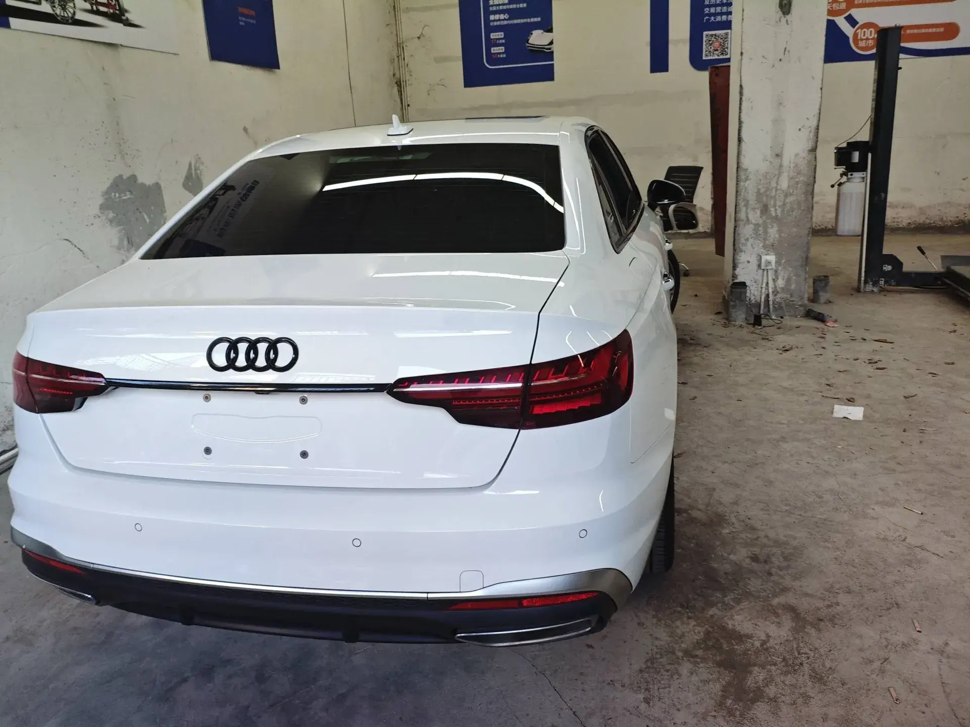 2024 AUDI A4L thumbnail 2