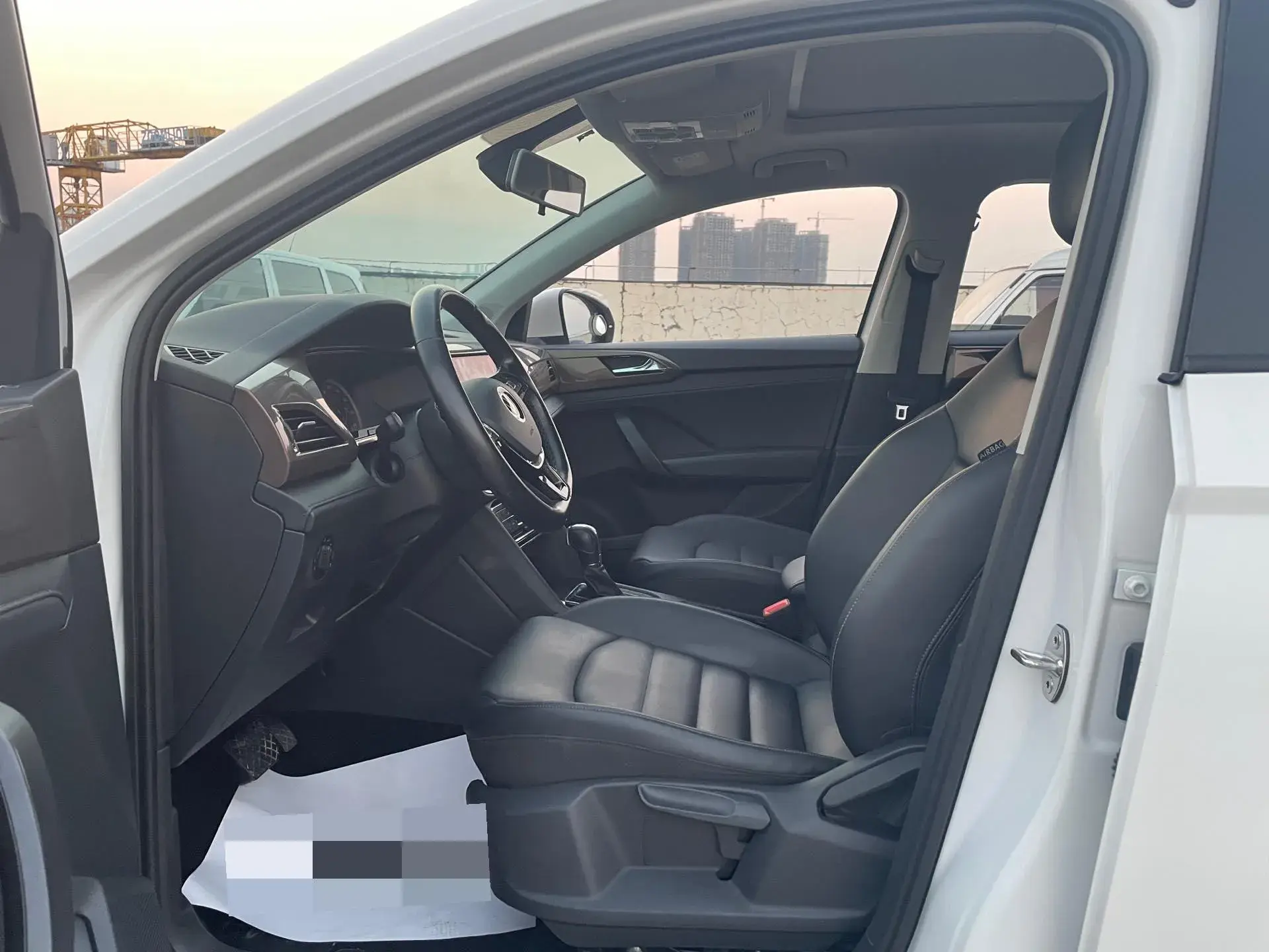 2021 VOLKSWAGEN THARU thumbnail 4