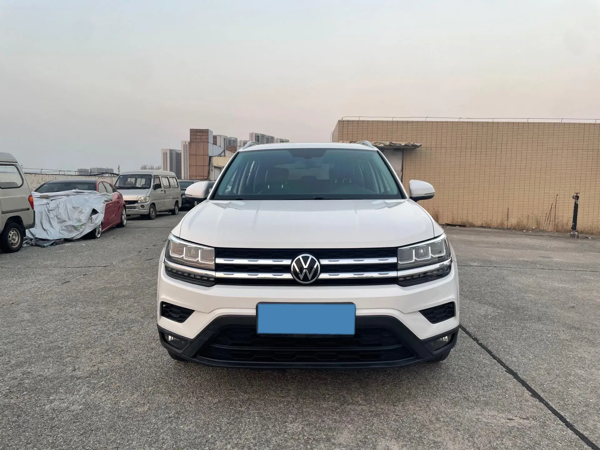 2021 VOLKSWAGEN THARU thumbnail 2