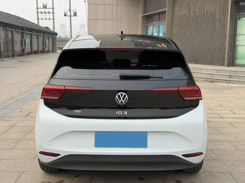 2023 VOLKSWAGEN ID.3 thumbnail 4