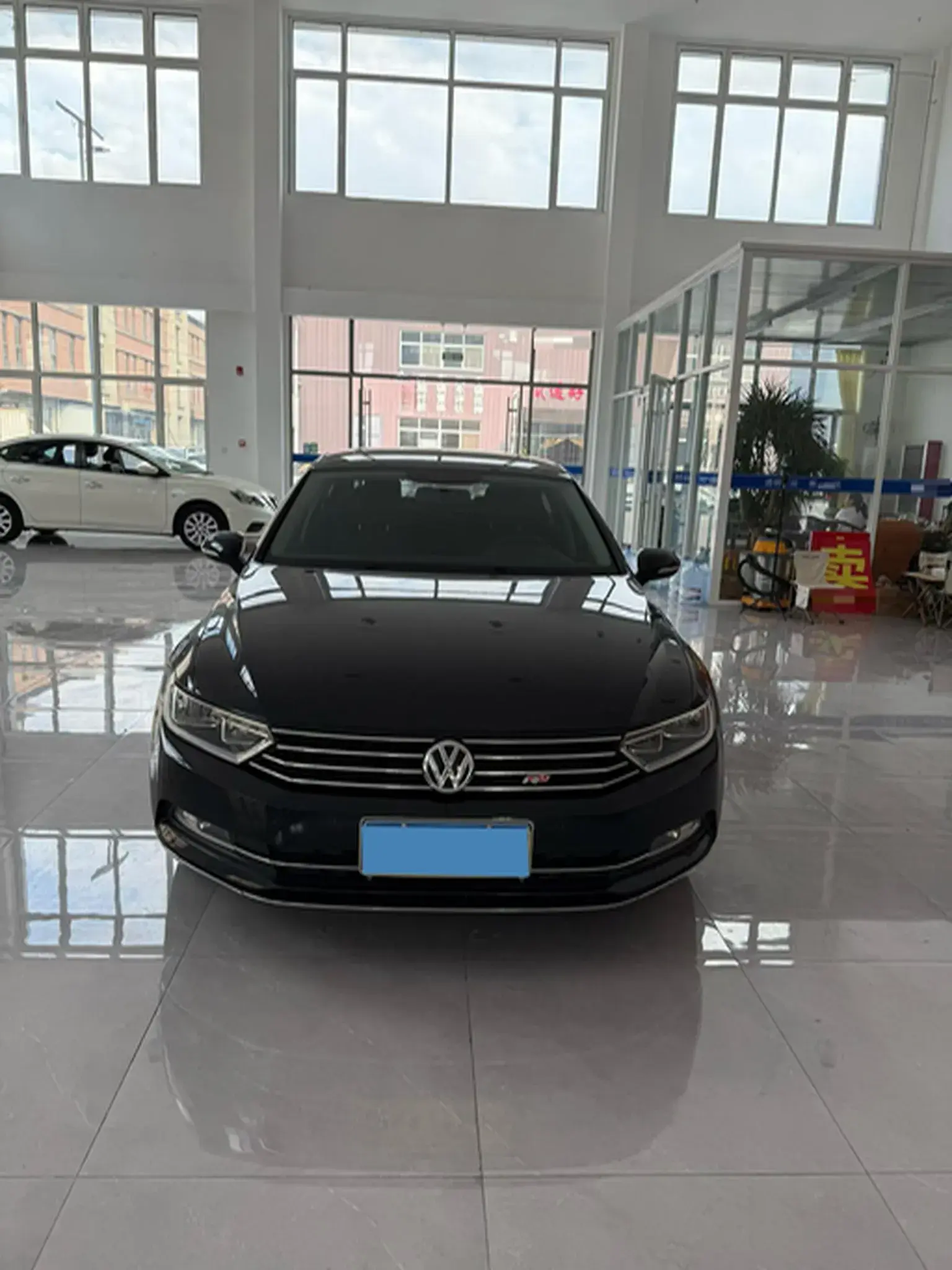 2018 VOLKSWAGEN MAGOTAN thumbnail 2