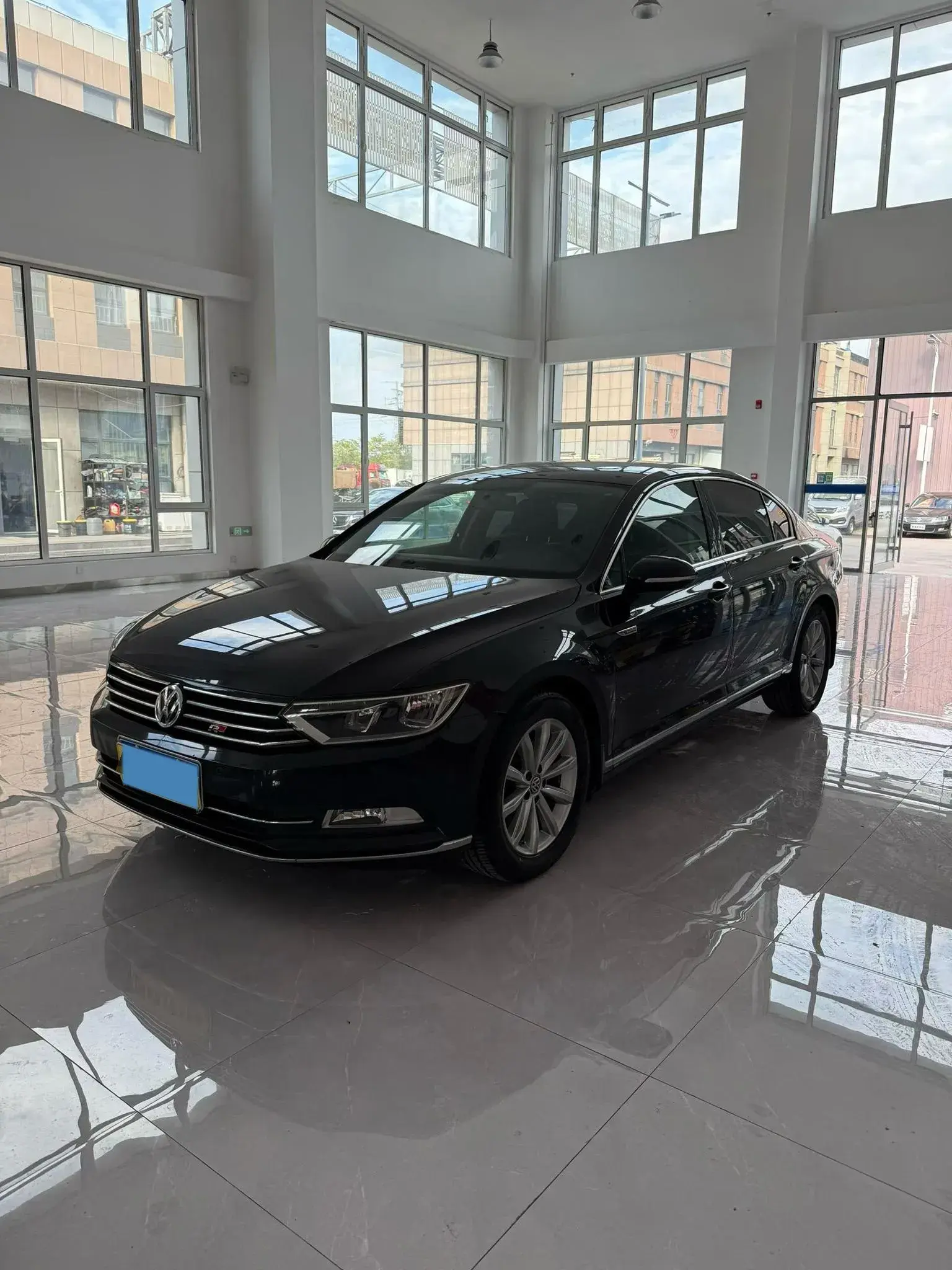 2018 VOLKSWAGEN MAGOTAN view 1