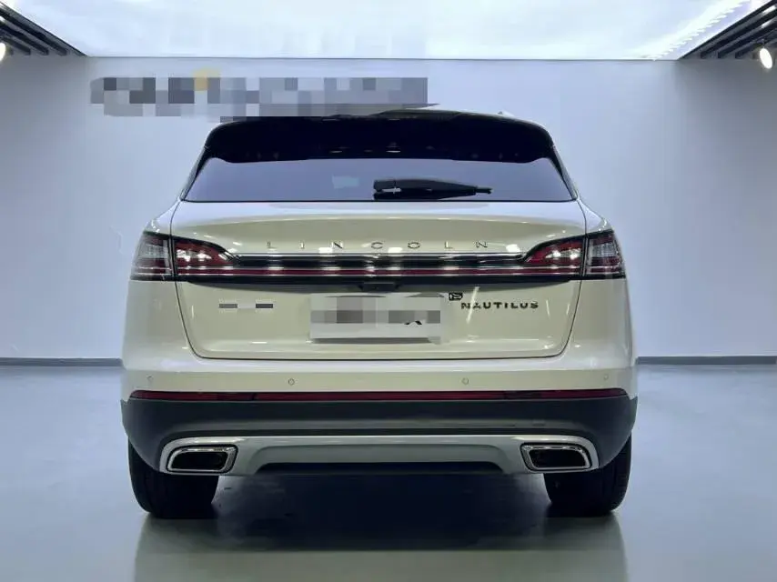 2021 LINCOLN NAUTILUS thumbnail 4