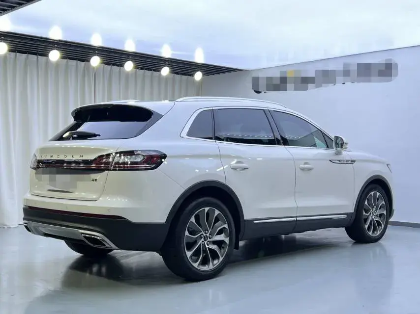 2021 LINCOLN NAUTILUS thumbnail 2