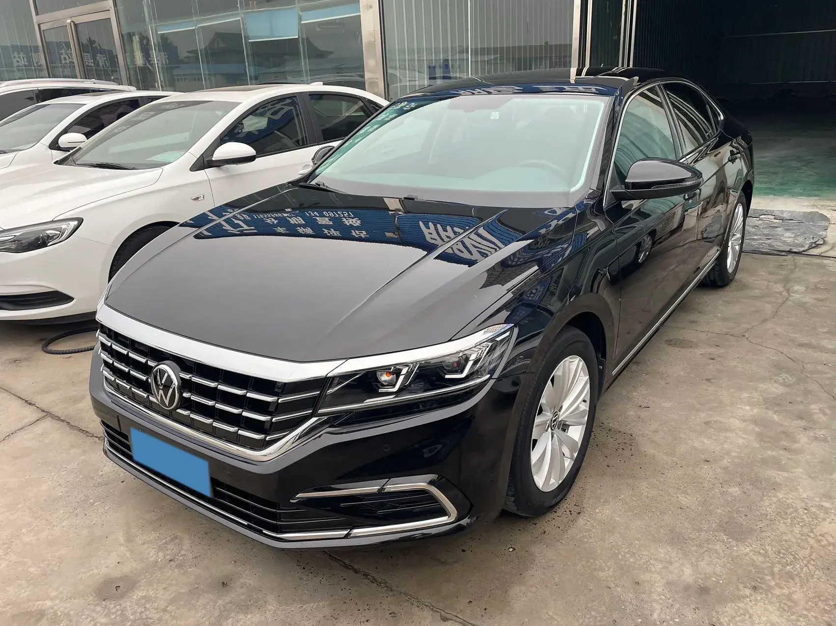 2021 VOLKSWAGEN PASSAT view 1