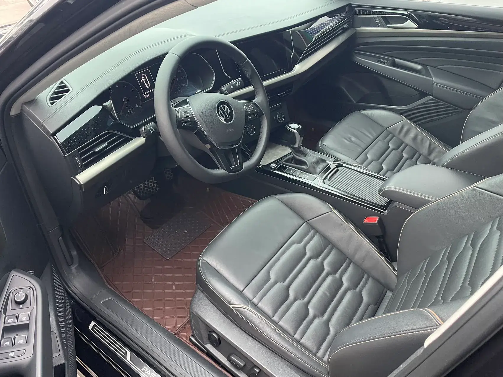 2021 VOLKSWAGEN PASSAT thumbnail 3