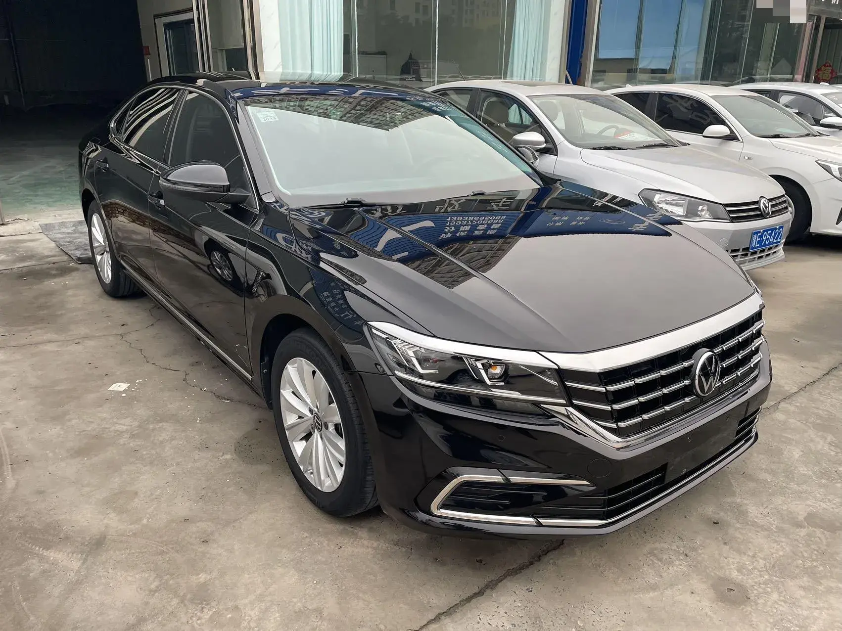 2021 VOLKSWAGEN PASSAT thumbnail 2