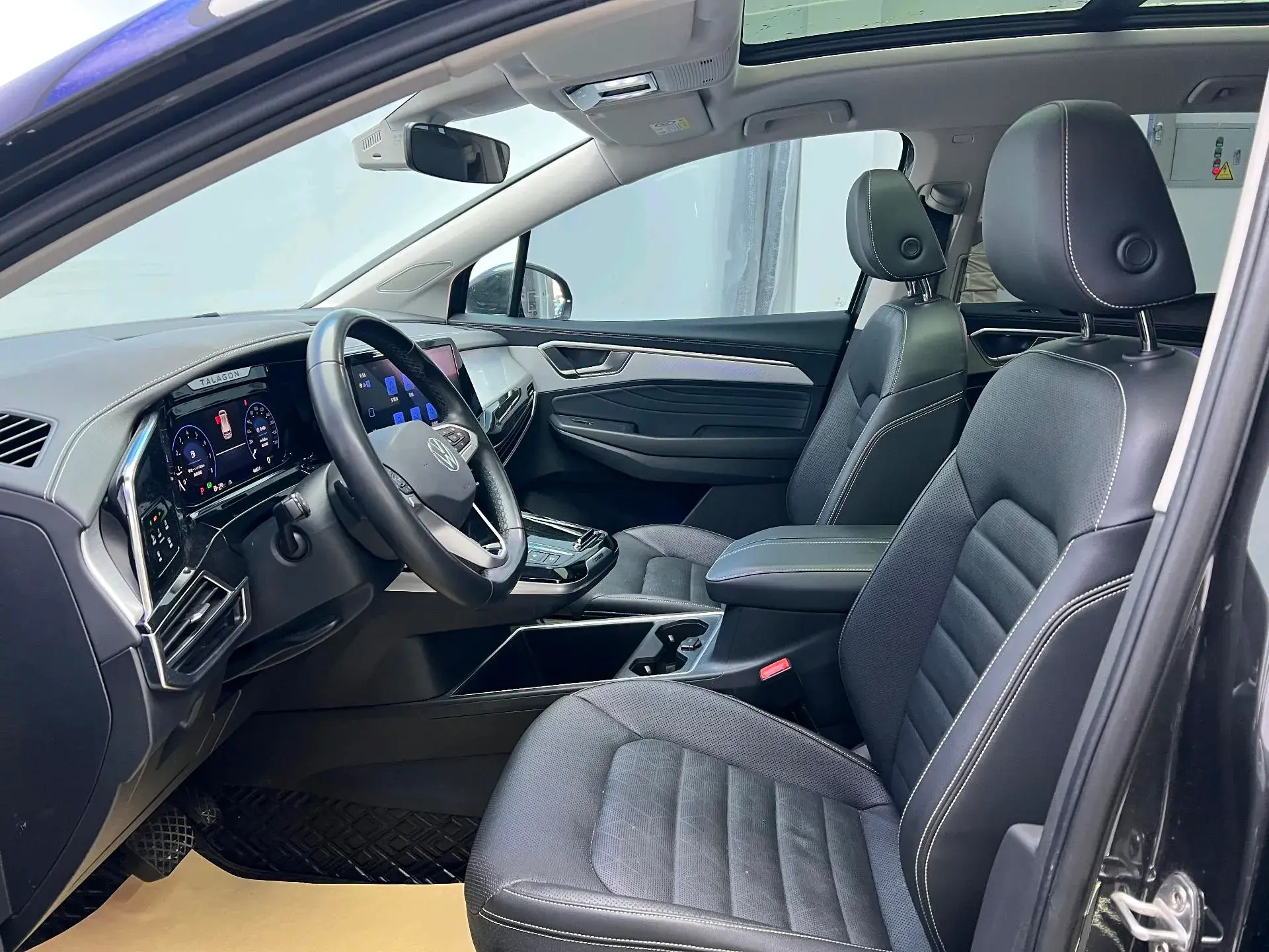 2023 VOLKSWAGEN TALAGON thumbnail 3