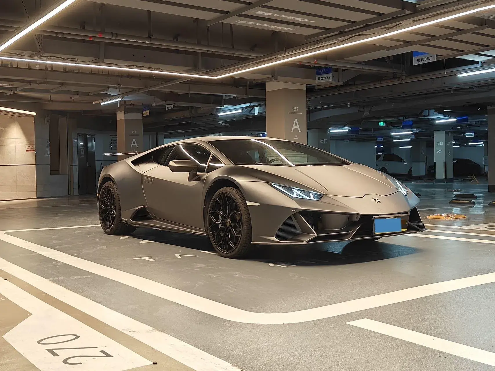 2020 LAMBORGHINI HURACÁN thumbnail 3