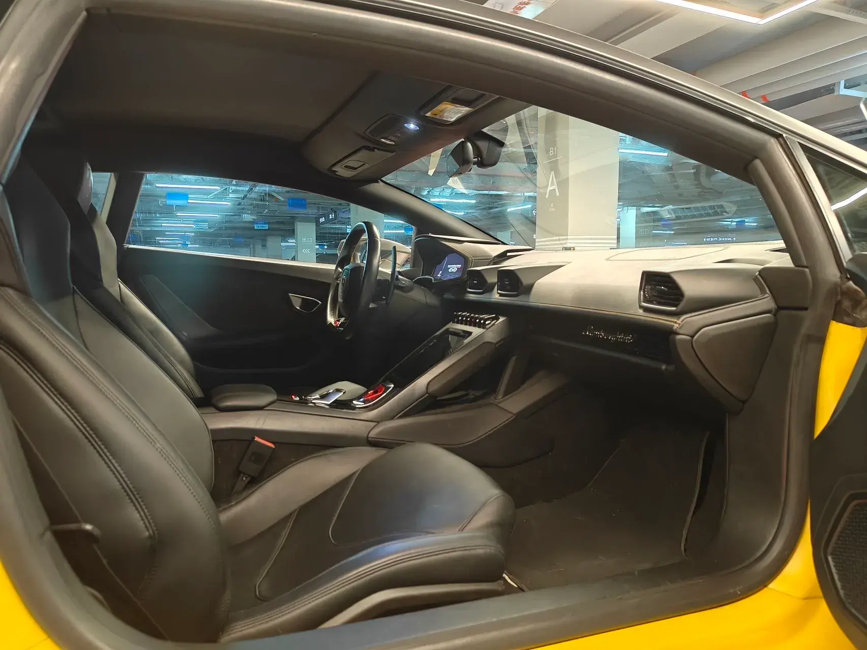 2020 LAMBORGHINI HURACÁN thumbnail 4