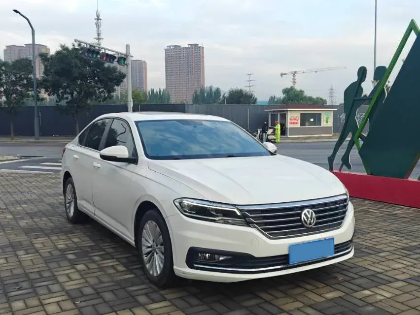 2018 VOLKSWAGEN LAVIDA thumbnail 3