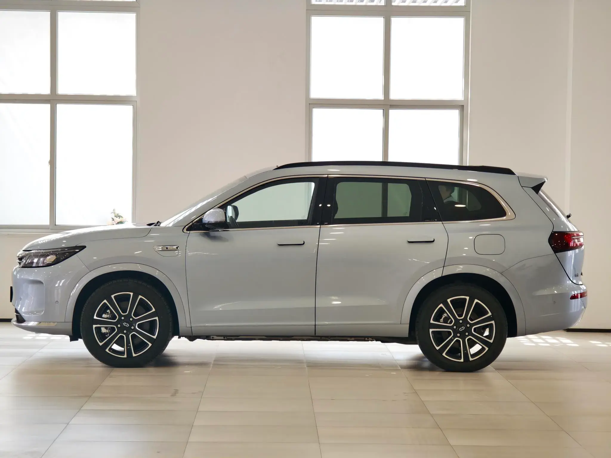 2024 AITO AITO thumbnail 4