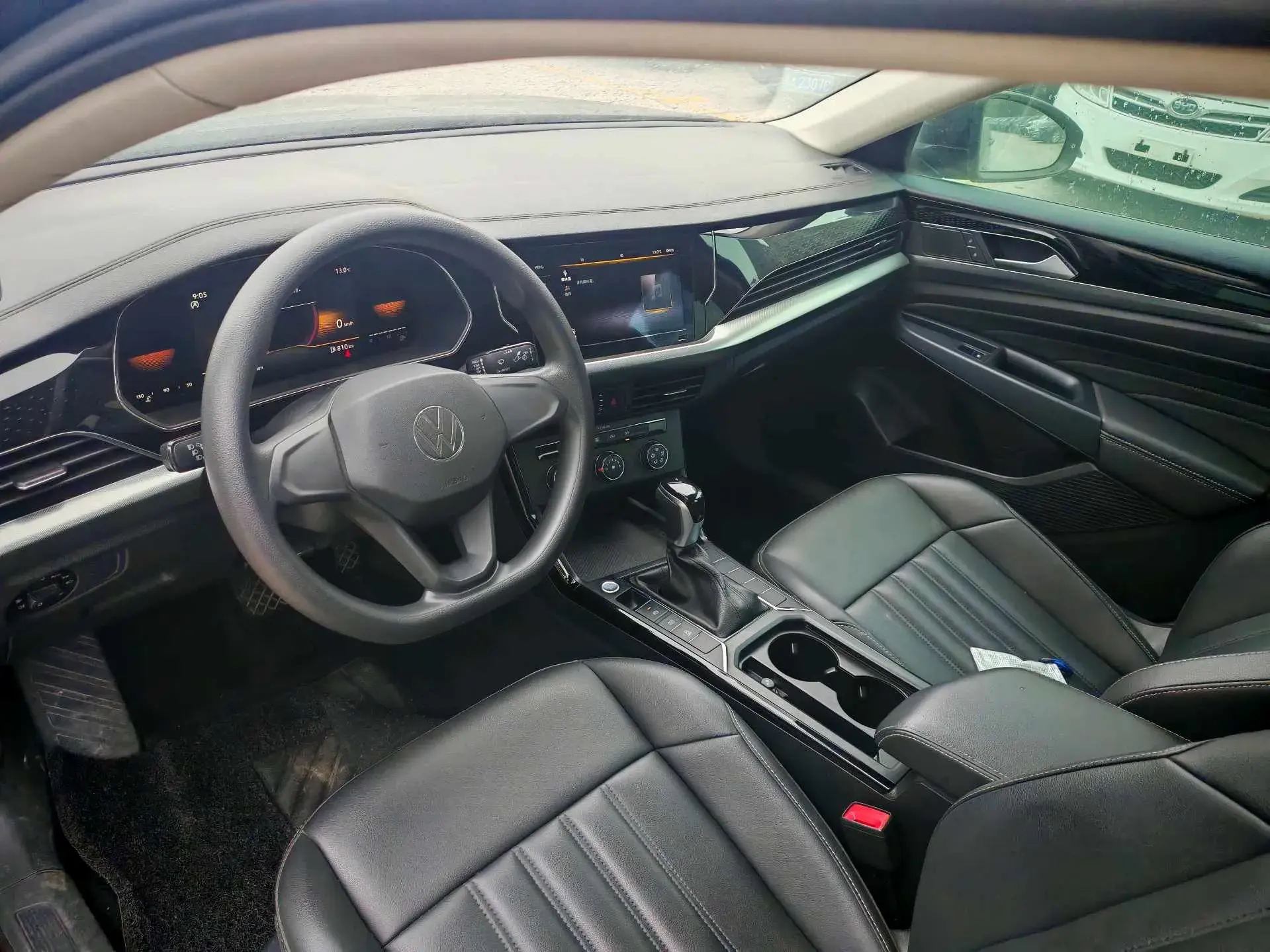 2022 VOLKSWAGEN PASSAT thumbnail 4