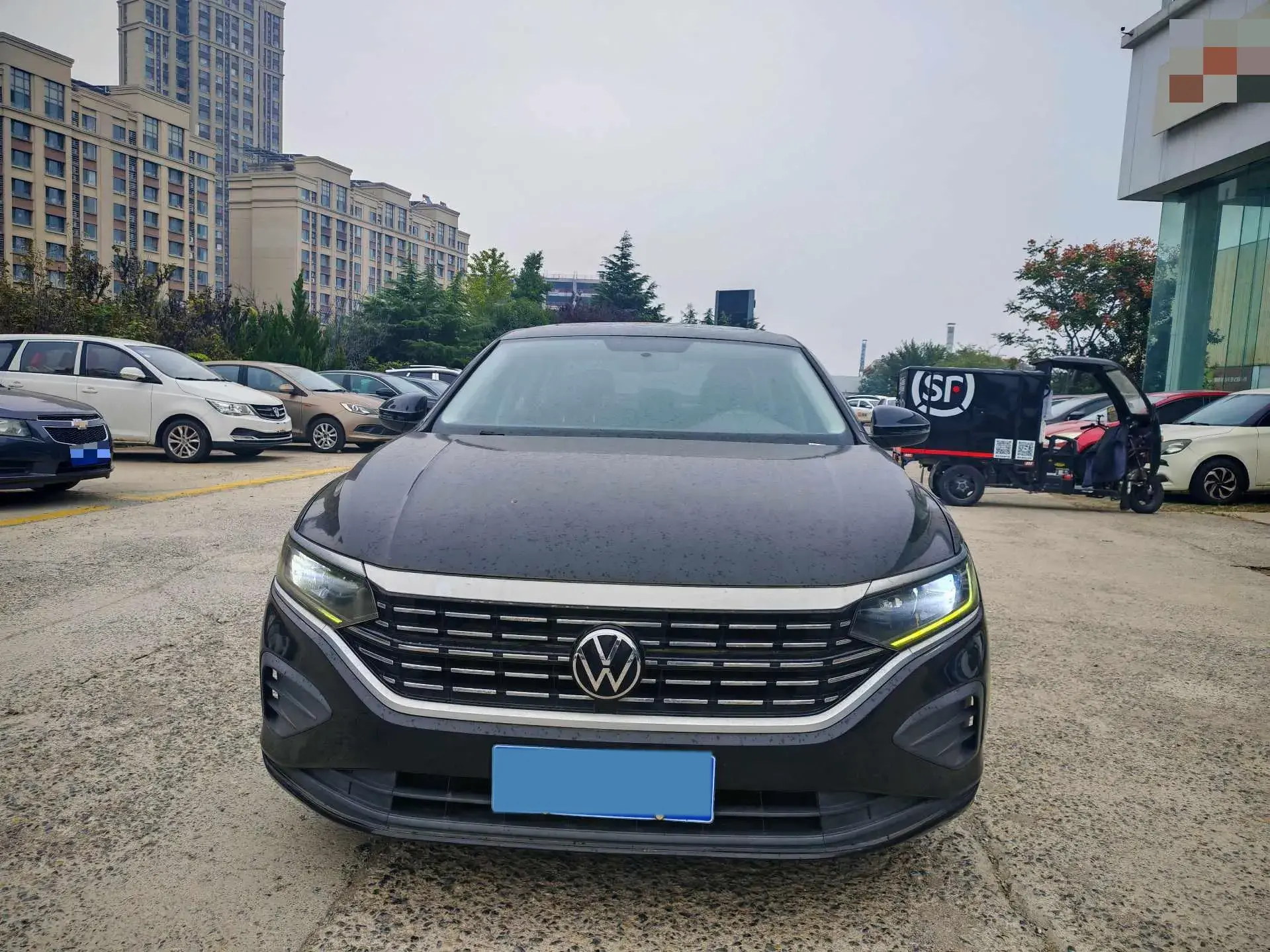 2022 VOLKSWAGEN PASSAT thumbnail 2