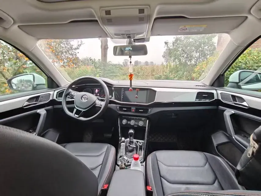 2019 VOLKSWAGEN TAYRON thumbnail 3